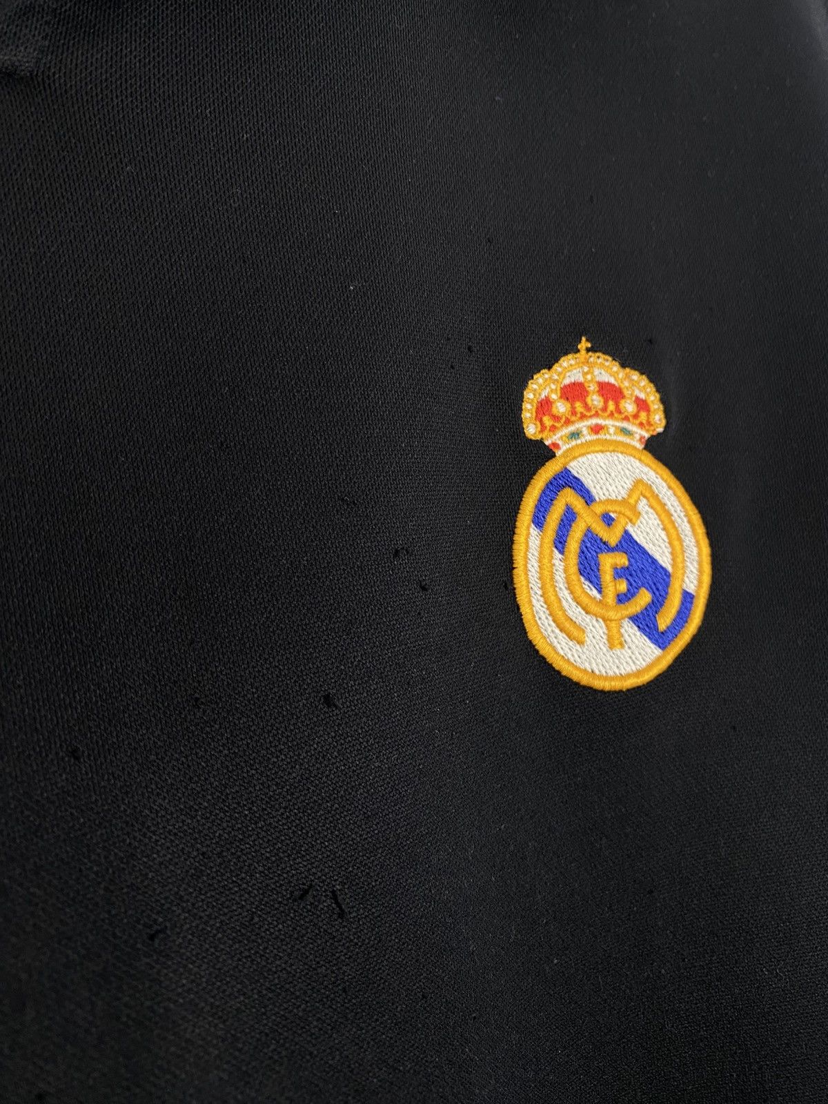 Adidas Real Madrid x Adidas 2001 2002 01/02 Away kit champions Size US M / EU 48-50 / 2 - 8 Thumbnail