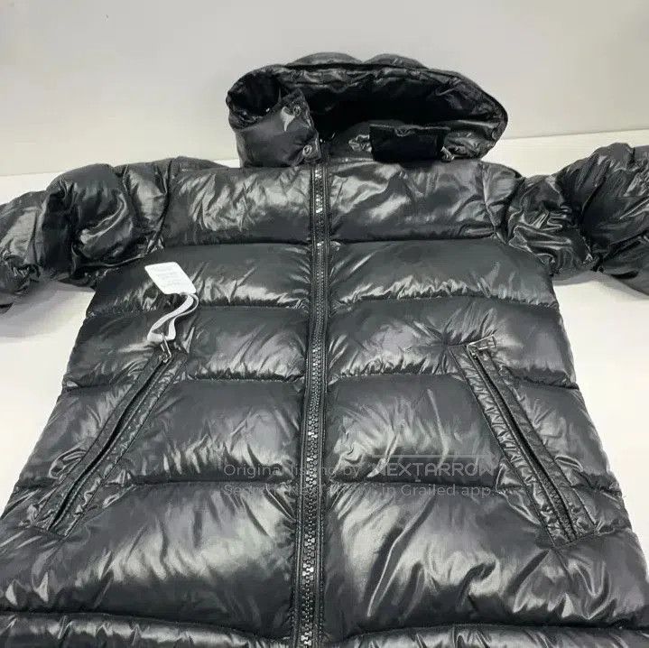 Moncler Moncler Logo Zip Detachable Hood Down Jacket. Size US S / EU 44-46 / 1 - 3 Thumbnail