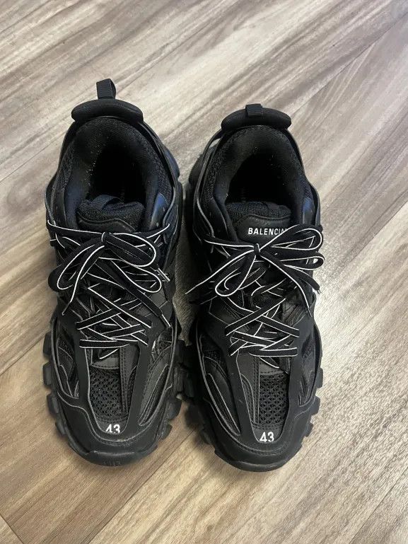 Balenciaga Balenciaga Black Tracks - Size 8 Size US 8 / EU 41 - 1 Thumbnail
