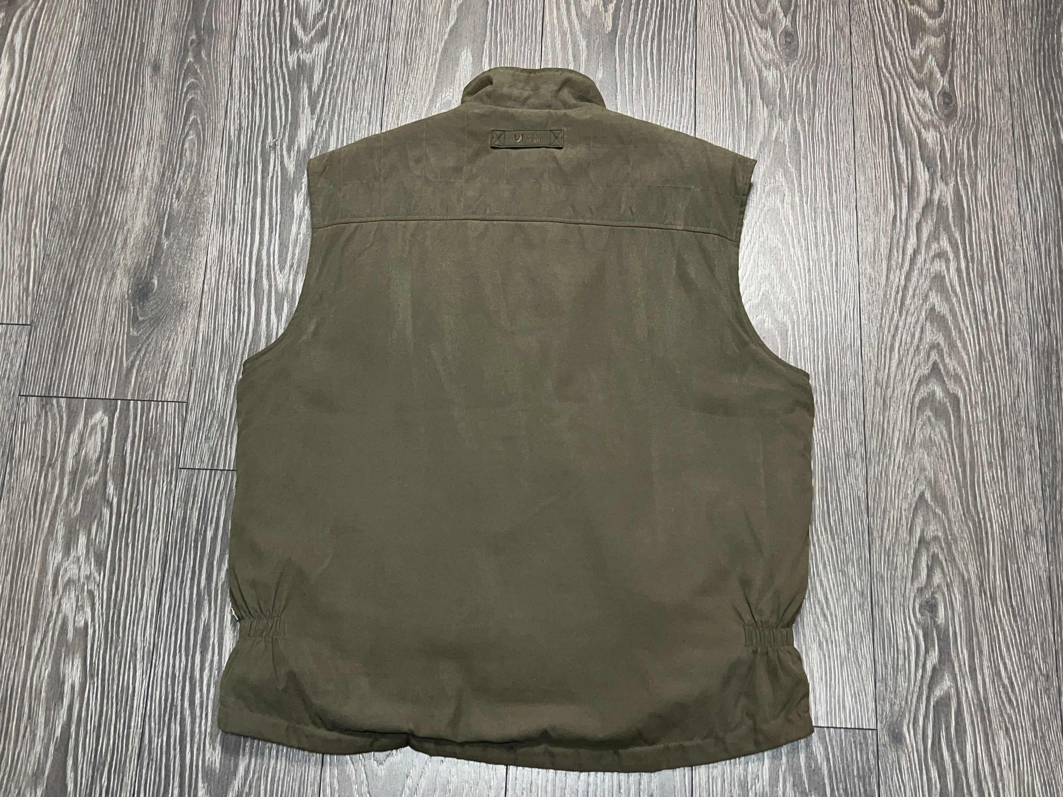 Fjallraven Forest Vest Gilet Waistcoat Pile Inside Hunting Size L Size US L / EU 52-54 / 3 - 13 Thumbnail