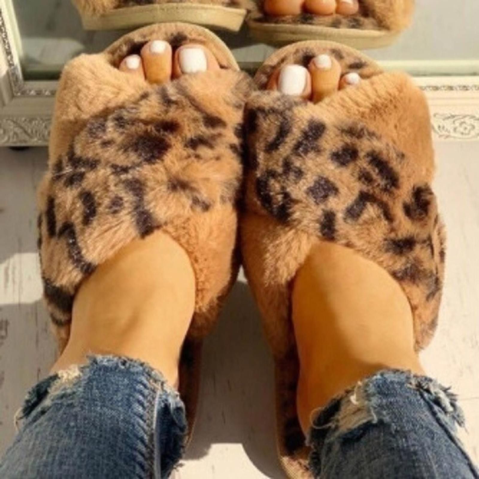 Designer Leopard Fuzzy Slippers NWT Size US 7.5 / IT 37.5 - 1 Thumbnail