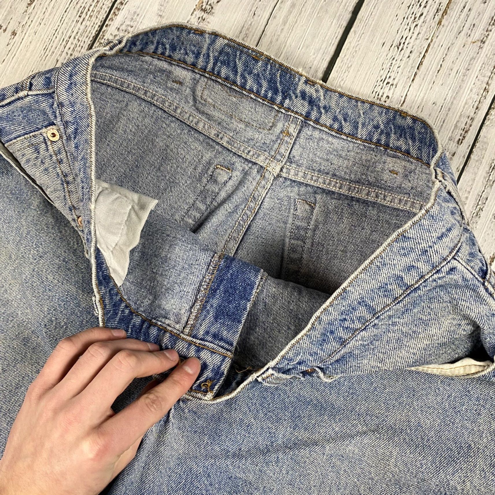 Levi's VINTAGE Levi's 550 Jeans Mens 40x32 (Actual 38x32) Tapered Leg Blue Distressed USA Size US 40 / EU 56 - 4 Thumbnail