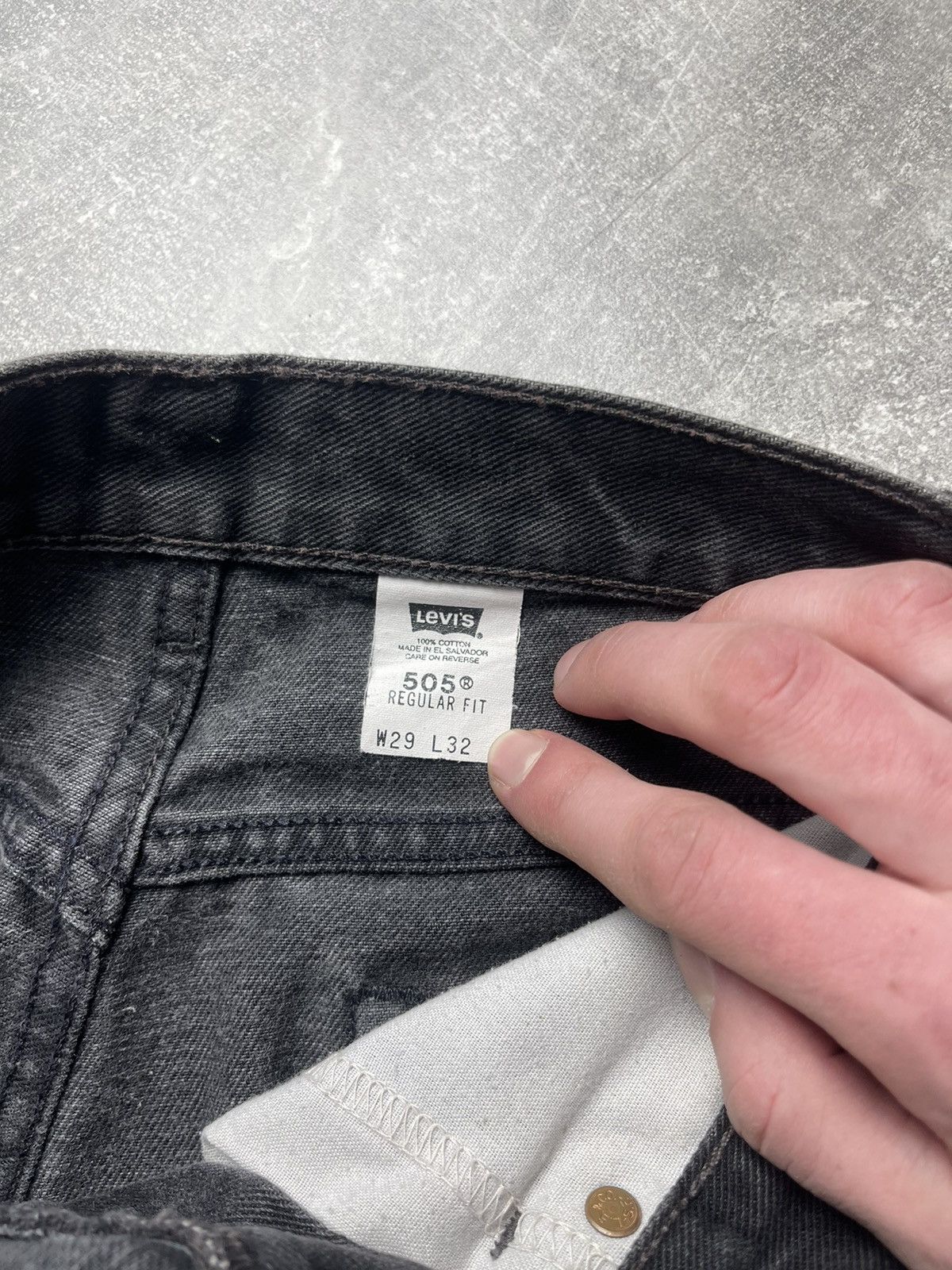 Levi's Levi Strauss & Co. 505 Regular Fit Black Denim Jeans 2000’s Size US 29 - 12 Thumbnail