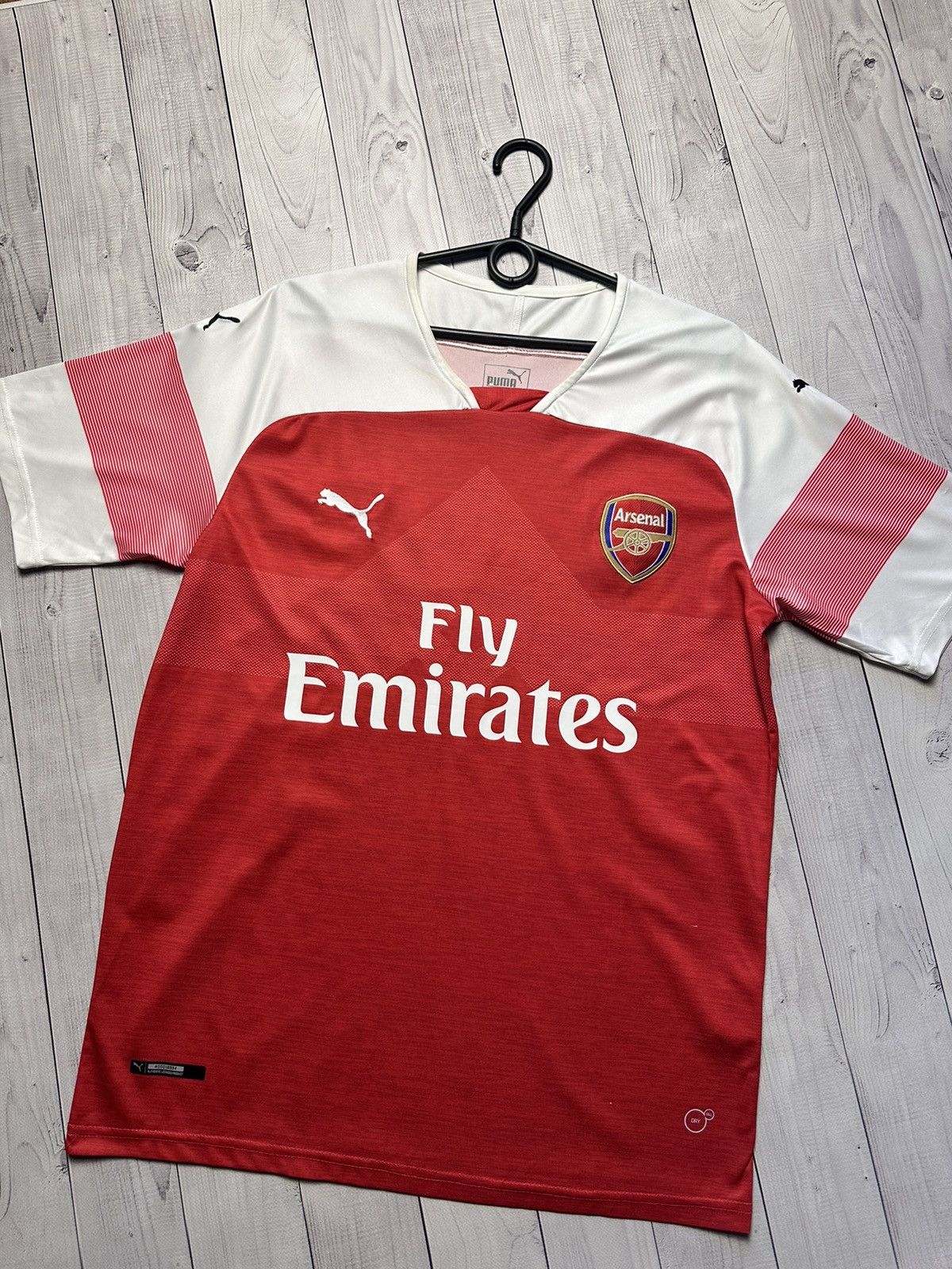 Vintage Arsenal soccer jersey puma 10 Ozil size L rare Size US L / EU 52-54 / 3 - 3 Thumbnail
