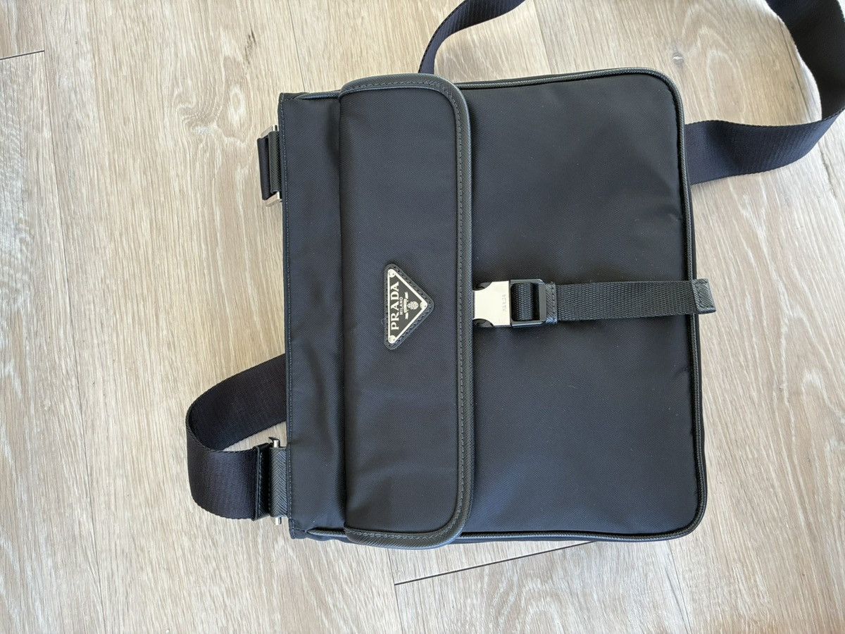 Prada Prada black nylon messenger bag Size ONE SIZE - 6 Thumbnail