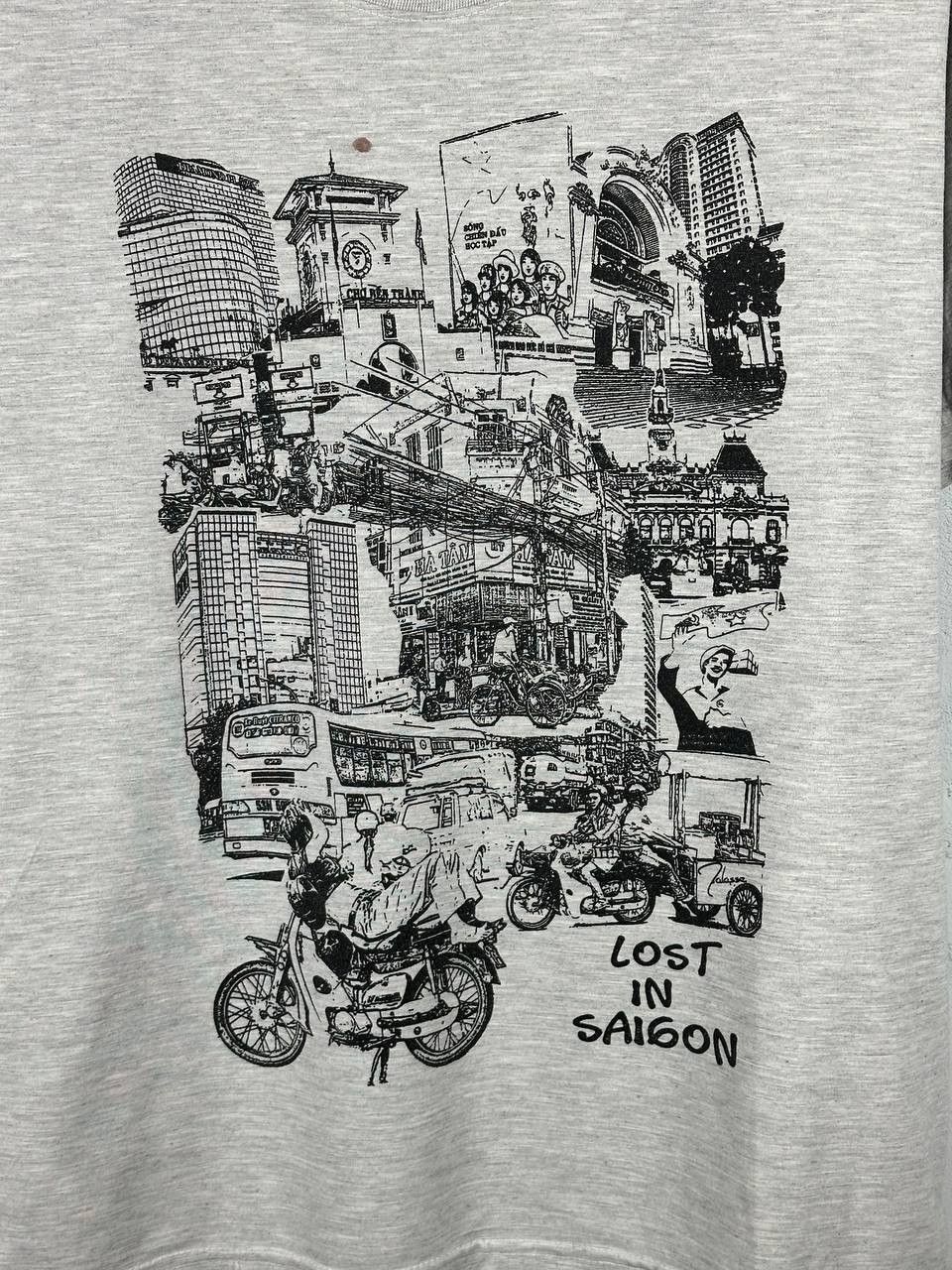 Vintage Vintage lost in Saigon Japanese Avantgarde graphic tee Size US XL / EU 56 / 4 - 4 Thumbnail