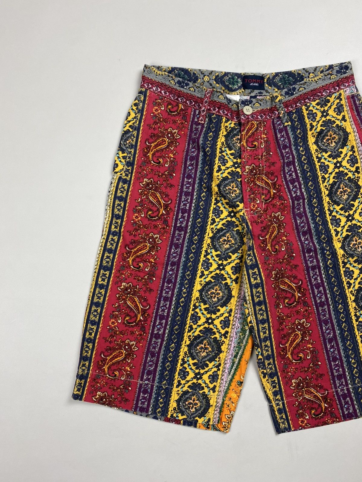 Tommy Hilfiger Tommy Hilfiger Jeans Vintage Patterned Shorts Size 30 Size US 30 / EU 46 - 2 Thumbnail