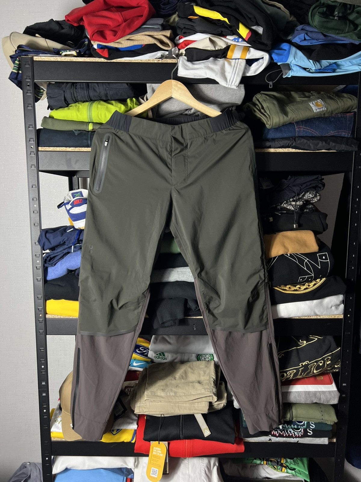 On 🔥 On Clound Women’s Waterproof Pants Olive/Brown Size S Size 27" / US 4 / IT 40 - 1 Thumbnail