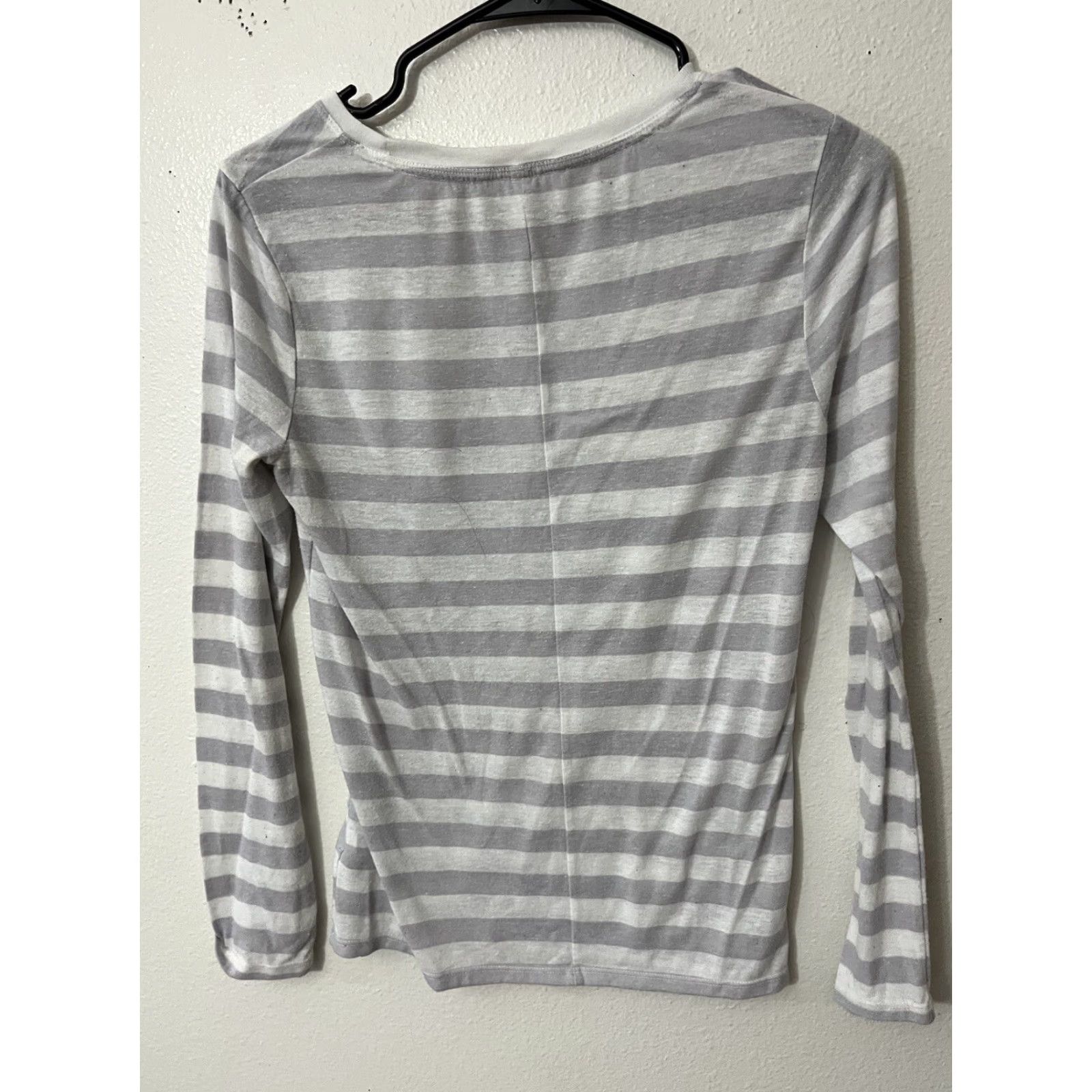 Victoria's Secret Victoria's Secret Top Shirt Womens Small Lounge Long Sleeve Striped Gray & White Knit Polyester T-Shirt Casual Size S / US 4 / IT 40 - 2 Thumbnail