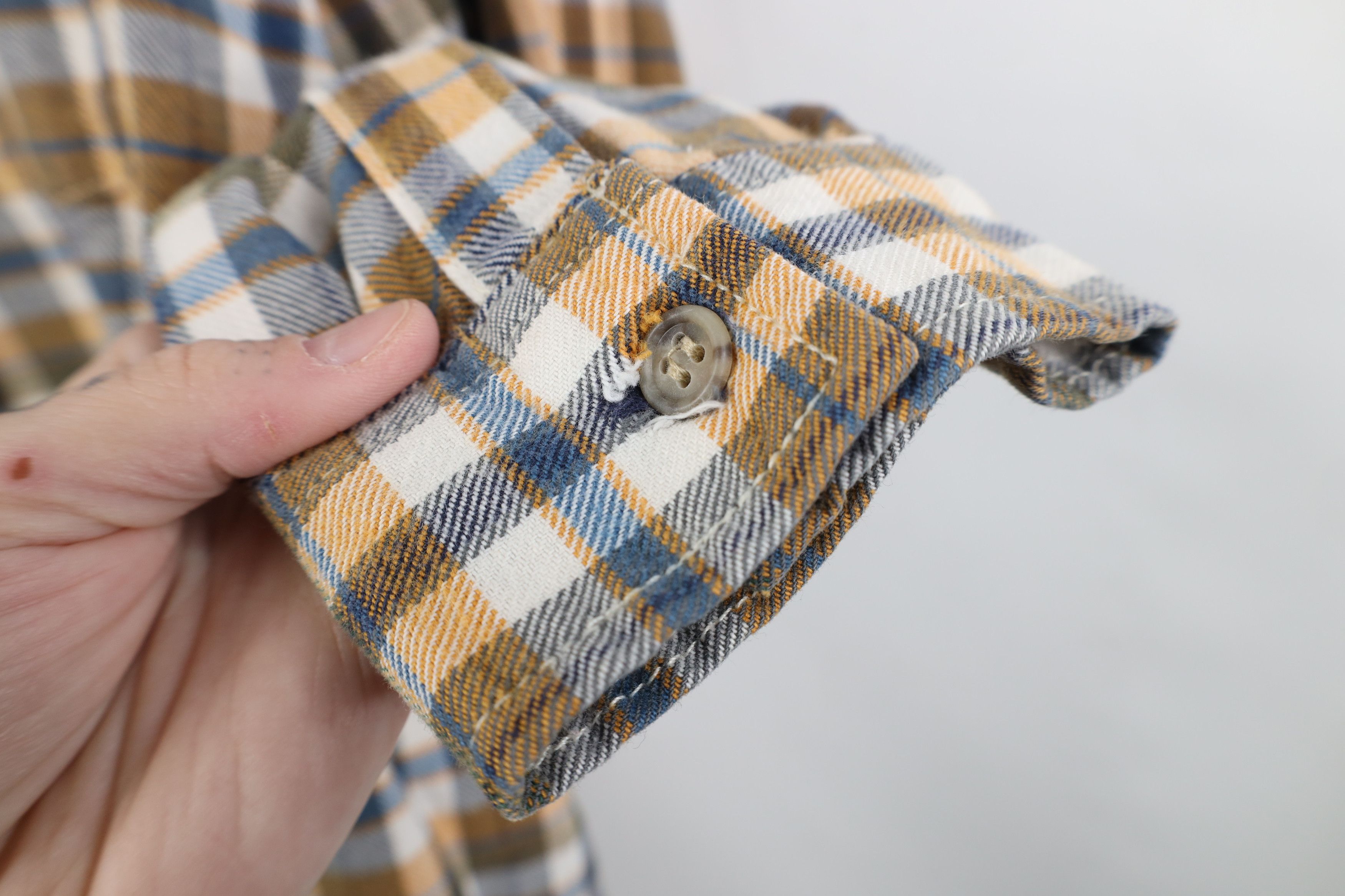 Guess Vintage 90s Guess Heavyweight Flannel Button Shirt Plaid USA Size US XL / EU 56 / 4 - 9 Thumbnail
