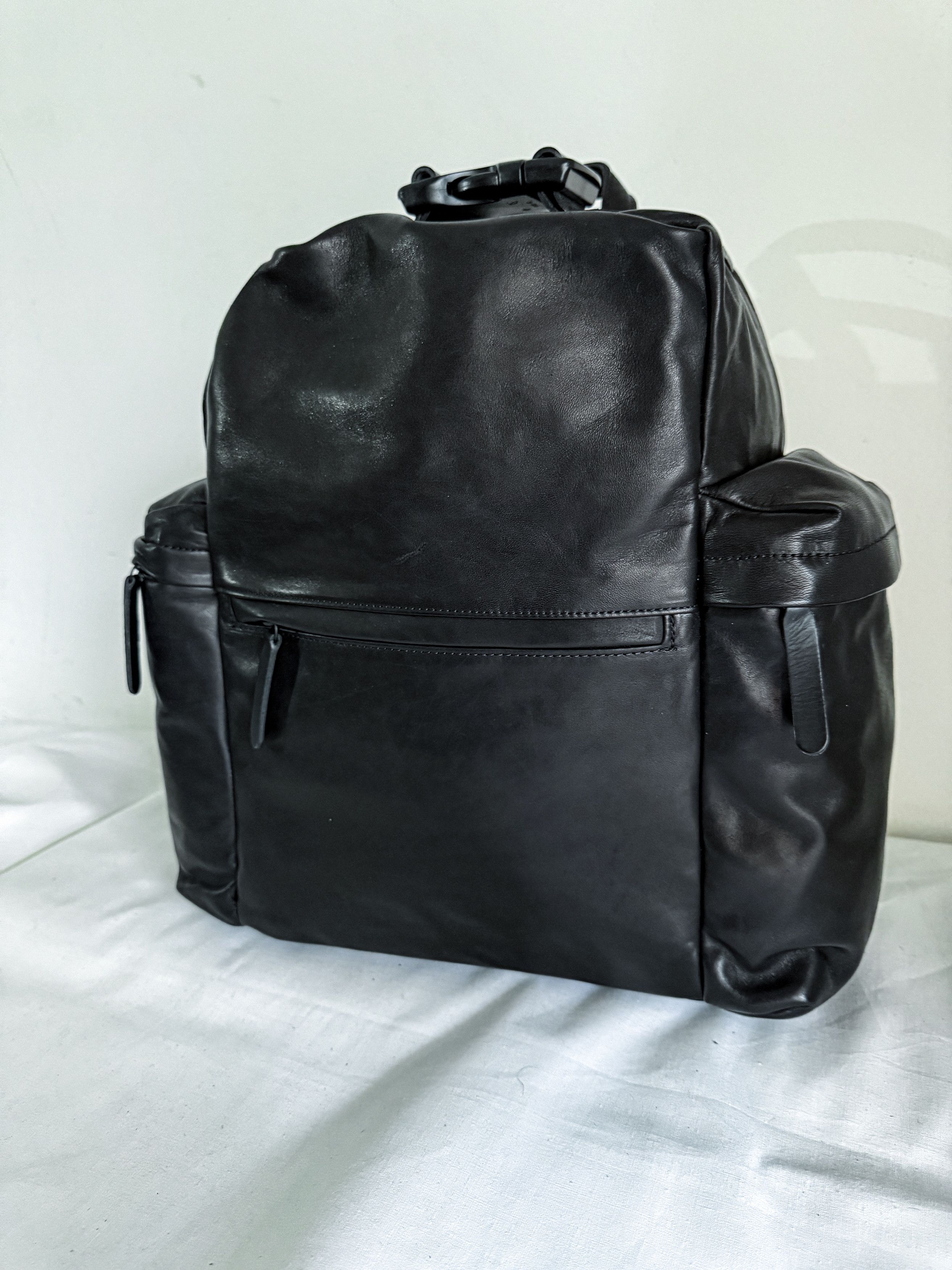 Yohji Yamamoto Horse Leather Multiple-Pocket Backpack Size ONE SIZE - 2 Thumbnail