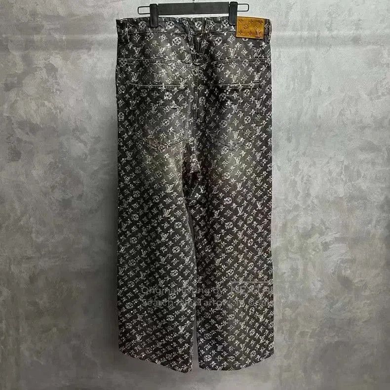 Louis Vuitton louis vuitton black grey diamond. Size US 31 - 2 Thumbnail