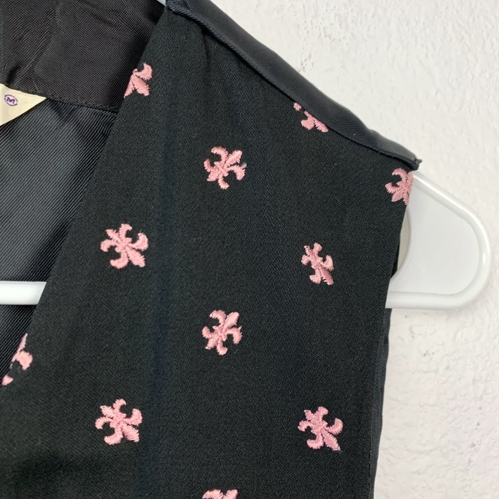Vintage VINTAGE Polo-Vest Men’s Black Pink Embroidered Fleur-de-lis Vest M Vest Boys Mens Adults? Size US M / EU 48-50 / 2 - 3 Thumbnail