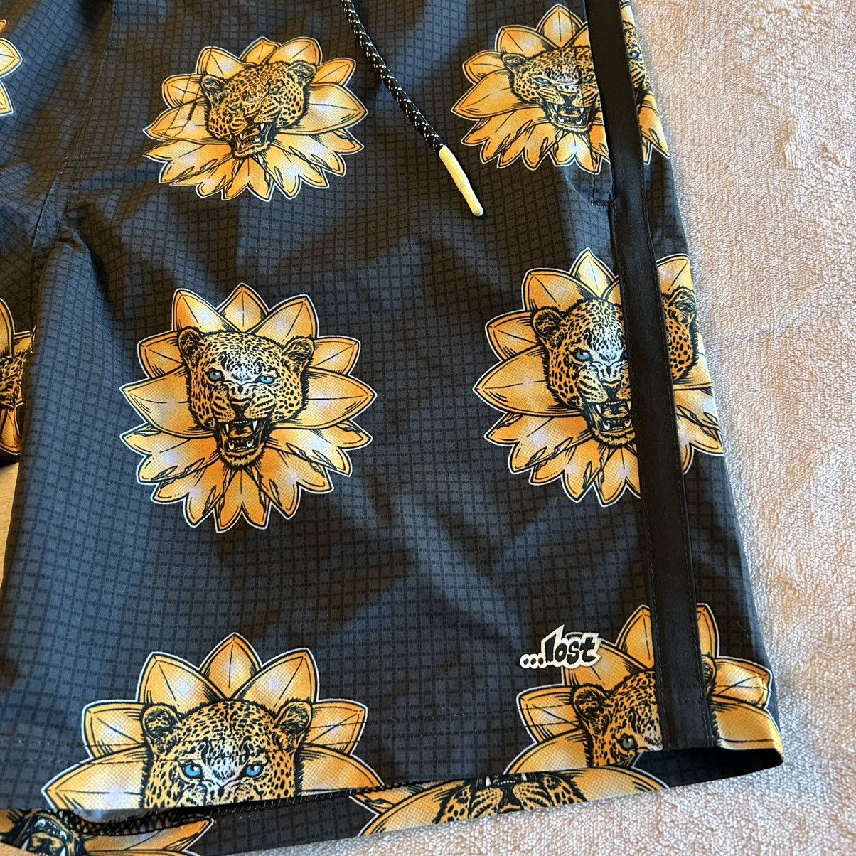 Other Lost black board surf shorts leopard flower print size 32 Size US 32 / EU 48 - 3 Thumbnail