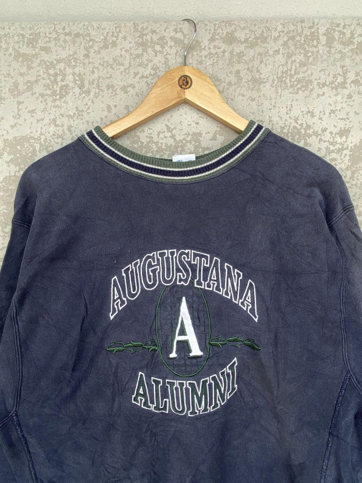 Other Vintage Champion Big Log Embroidered Sweatshirt NavyBlue Size US XL / EU 56 / 4 - 4 Thumbnail