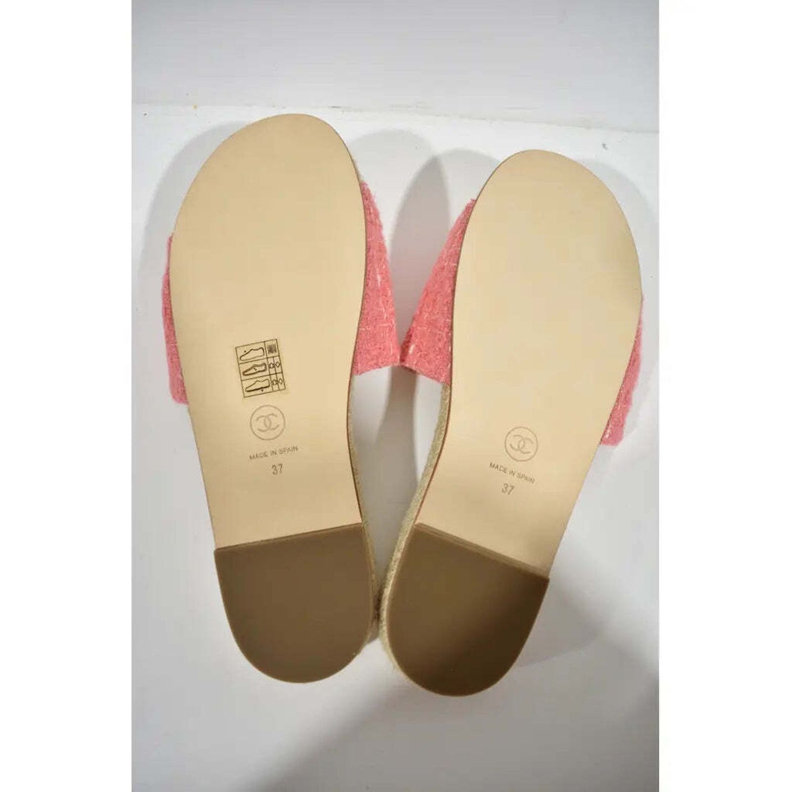 Chanel Chanel 20A Pink Tweed Black CC Logo Espadrille Slide Size US 7 / IT 37 - 12 Thumbnail