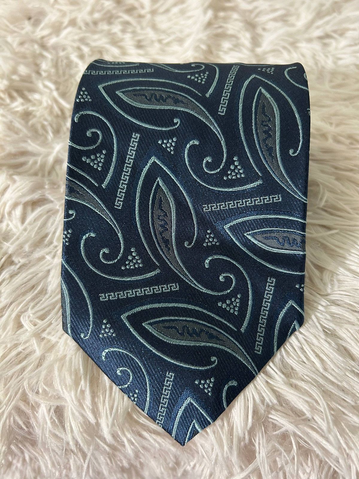 Versace Versace Classic V2 Silk Tie Made in Italy Size ONE SIZE - 2 Thumbnail
