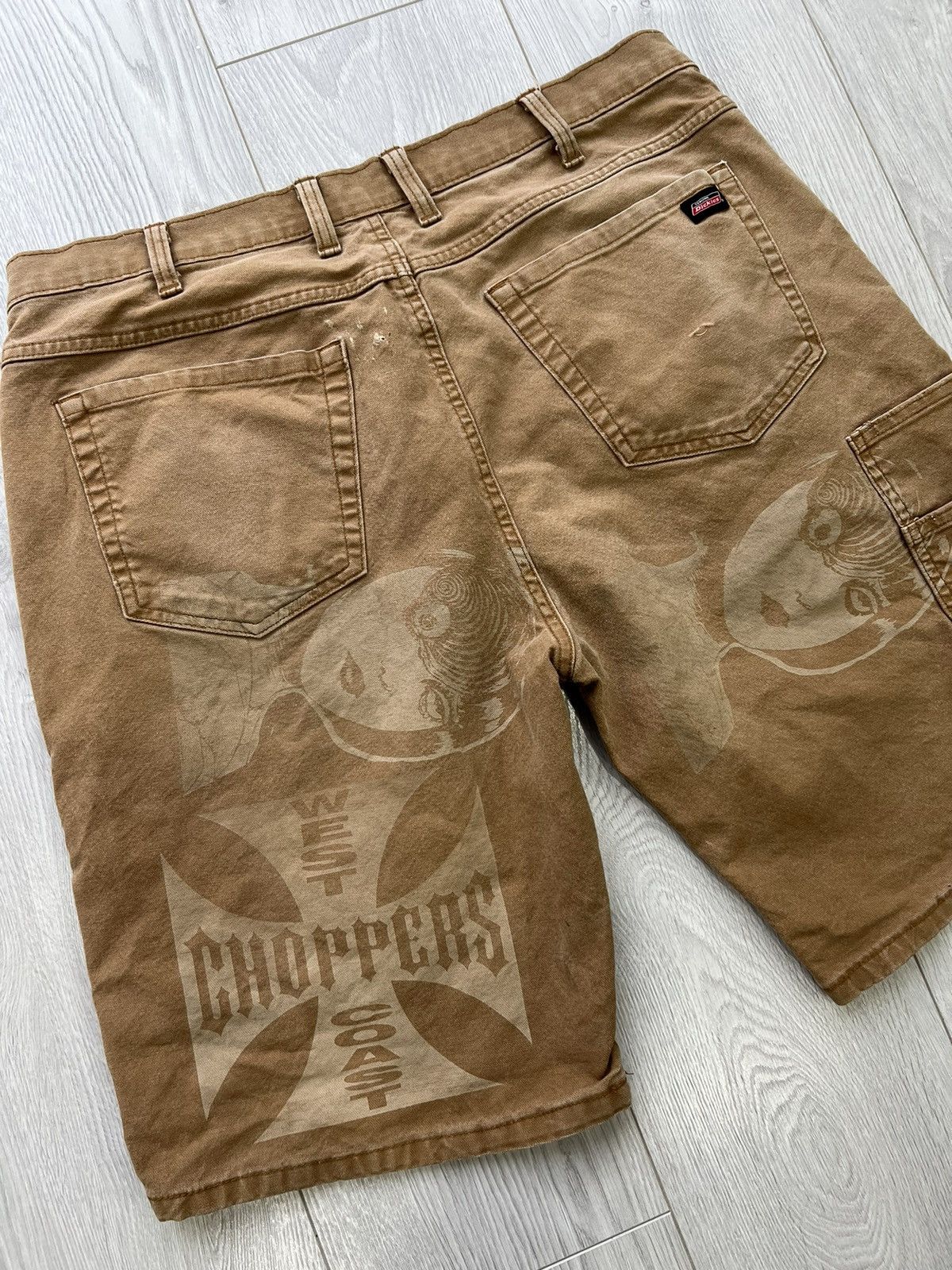 Vintage Vintage Y2K Dickies Custom Shorts Choppers Anime Brown sz 38 Size US 38 / EU 54 - 2 Thumbnail
