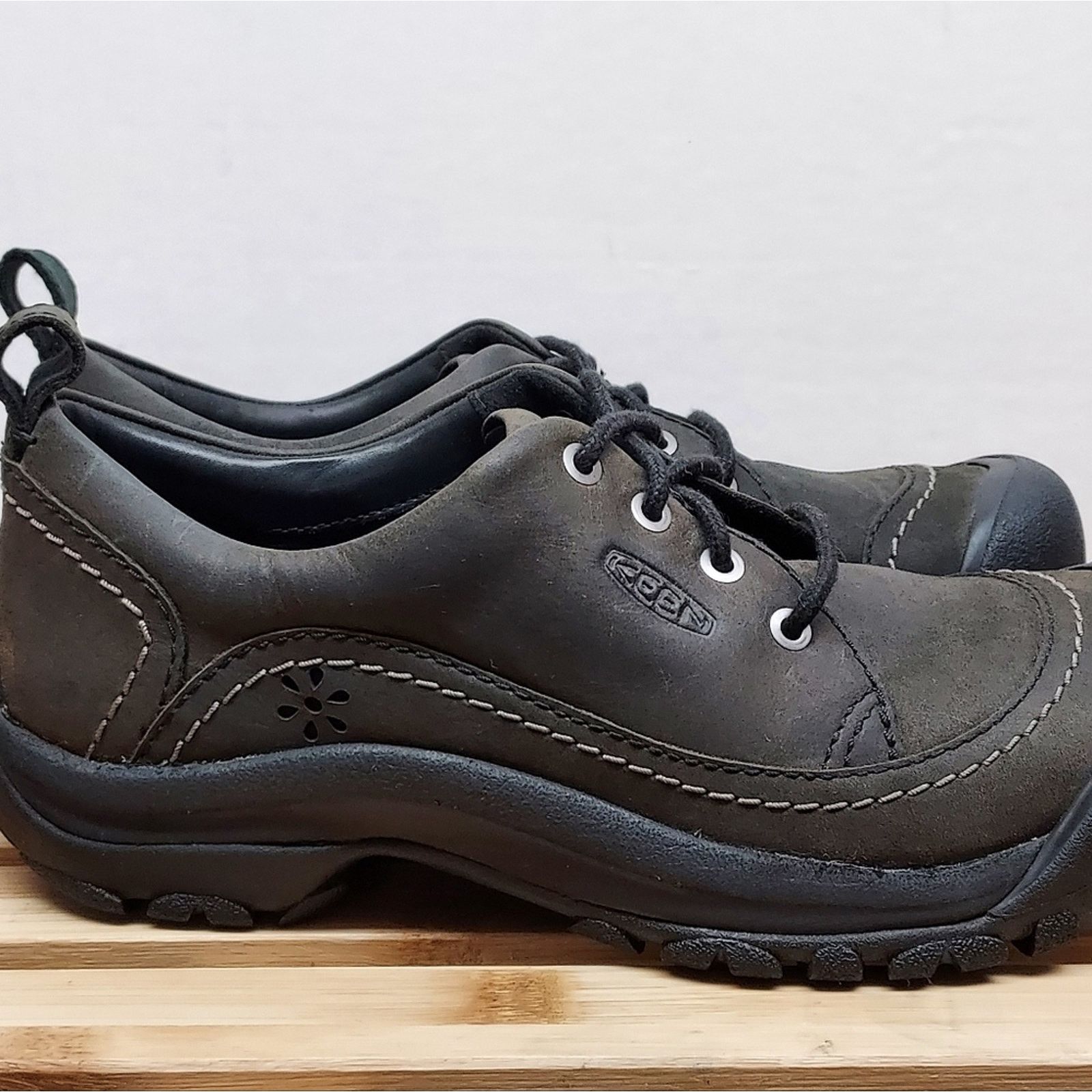 KEEN KEEN Womens | Green | Kaci II Leather Oxford Shoes Size 6.5 Size US 6.5 / IT 36.5 - 6 Thumbnail