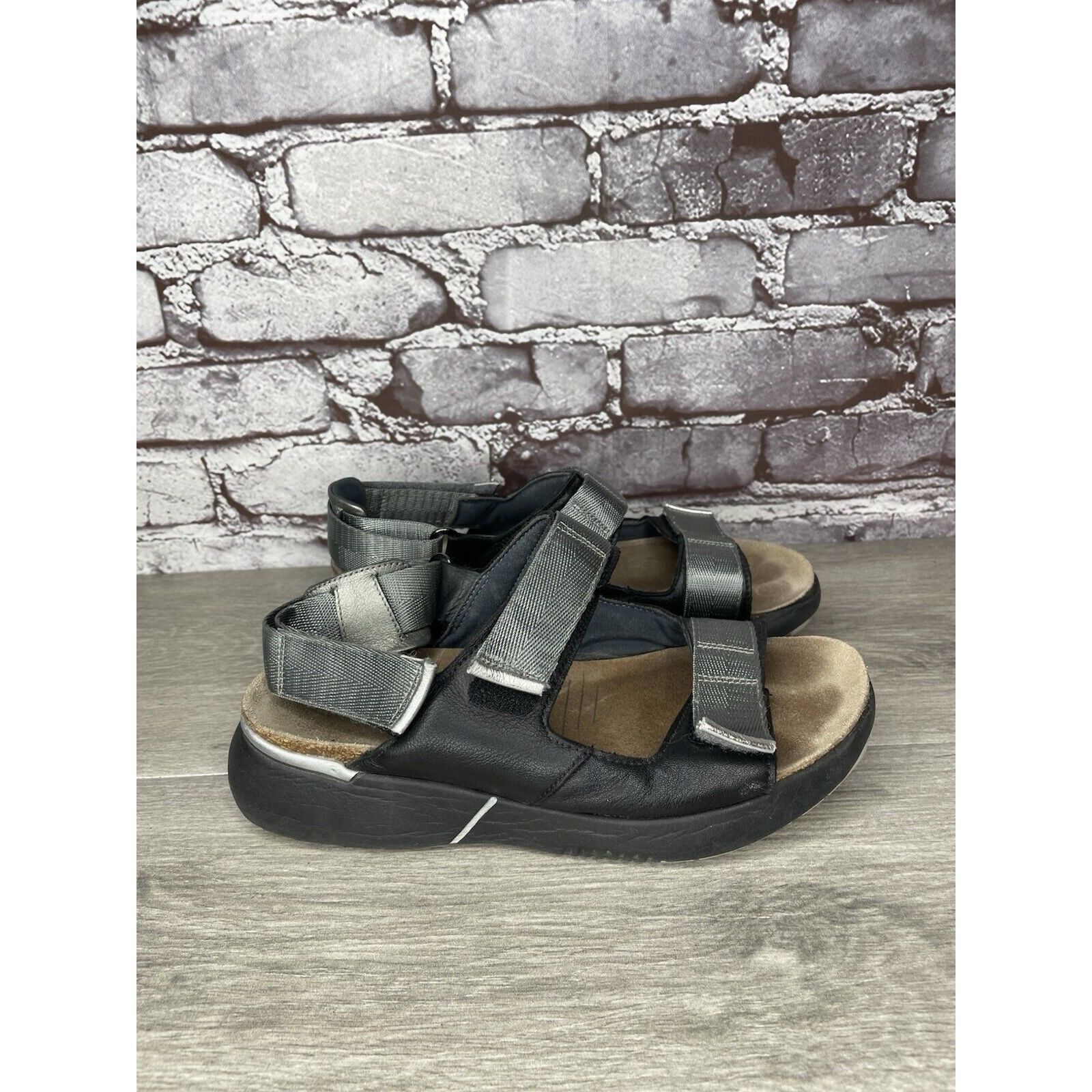 Other Naot Black Leather Gray Textile Wedge Ankle Strap Sandals Wo Size US 7.5 / IT 37.5 - 2 Thumbnail