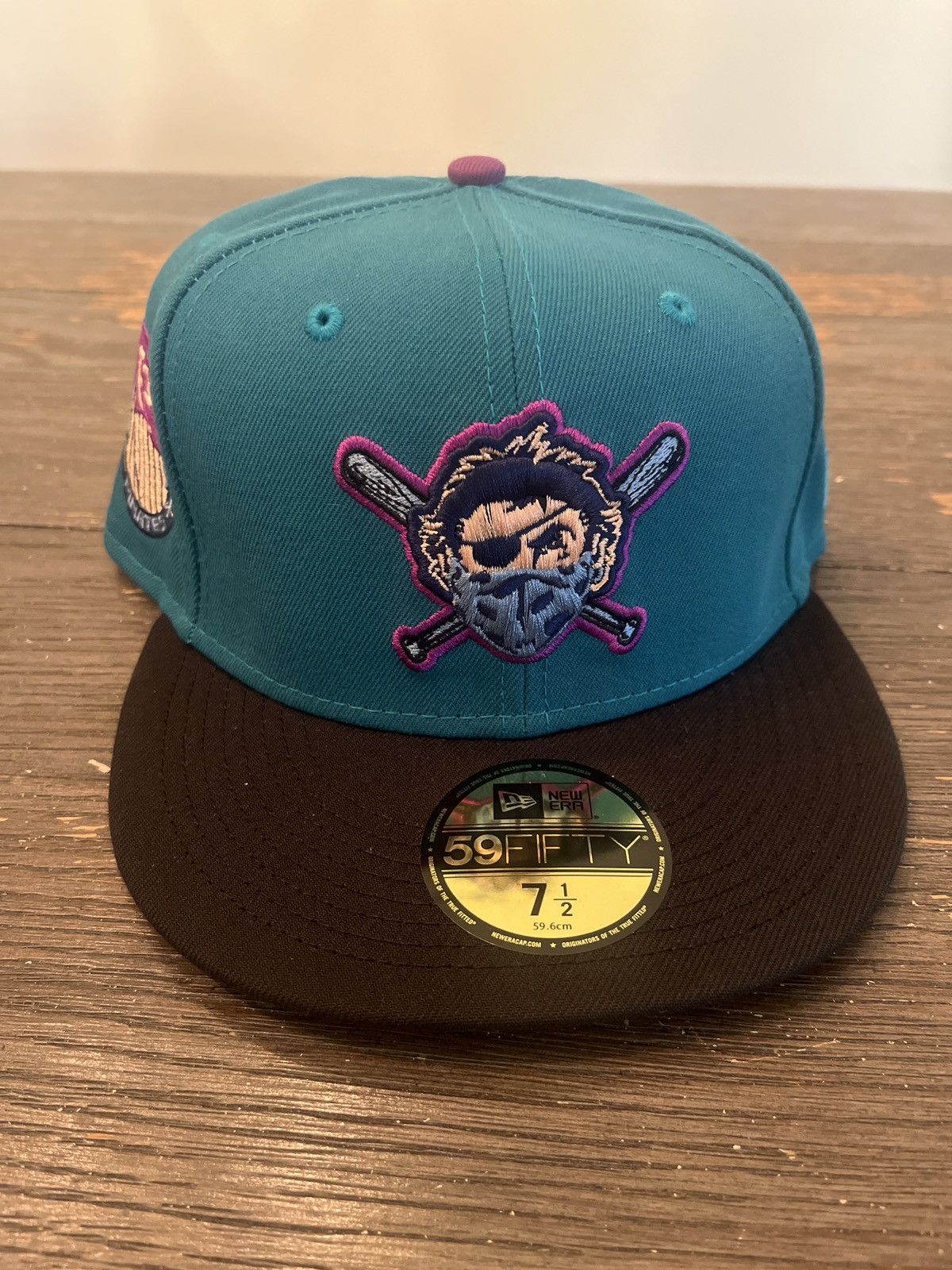 New Era Exclusive Fitted Pittsburg Pirates Covid Mask Size 7 1/2 Size ONE SIZE - 1 Thumbnail