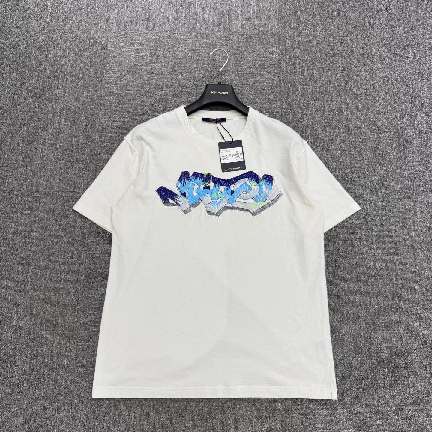 Louis Vuitton Louis Vuitton Graffiti Embossed Short Sleeve Size US L / EU 52-54 / 3 - 1 Thumbnail
