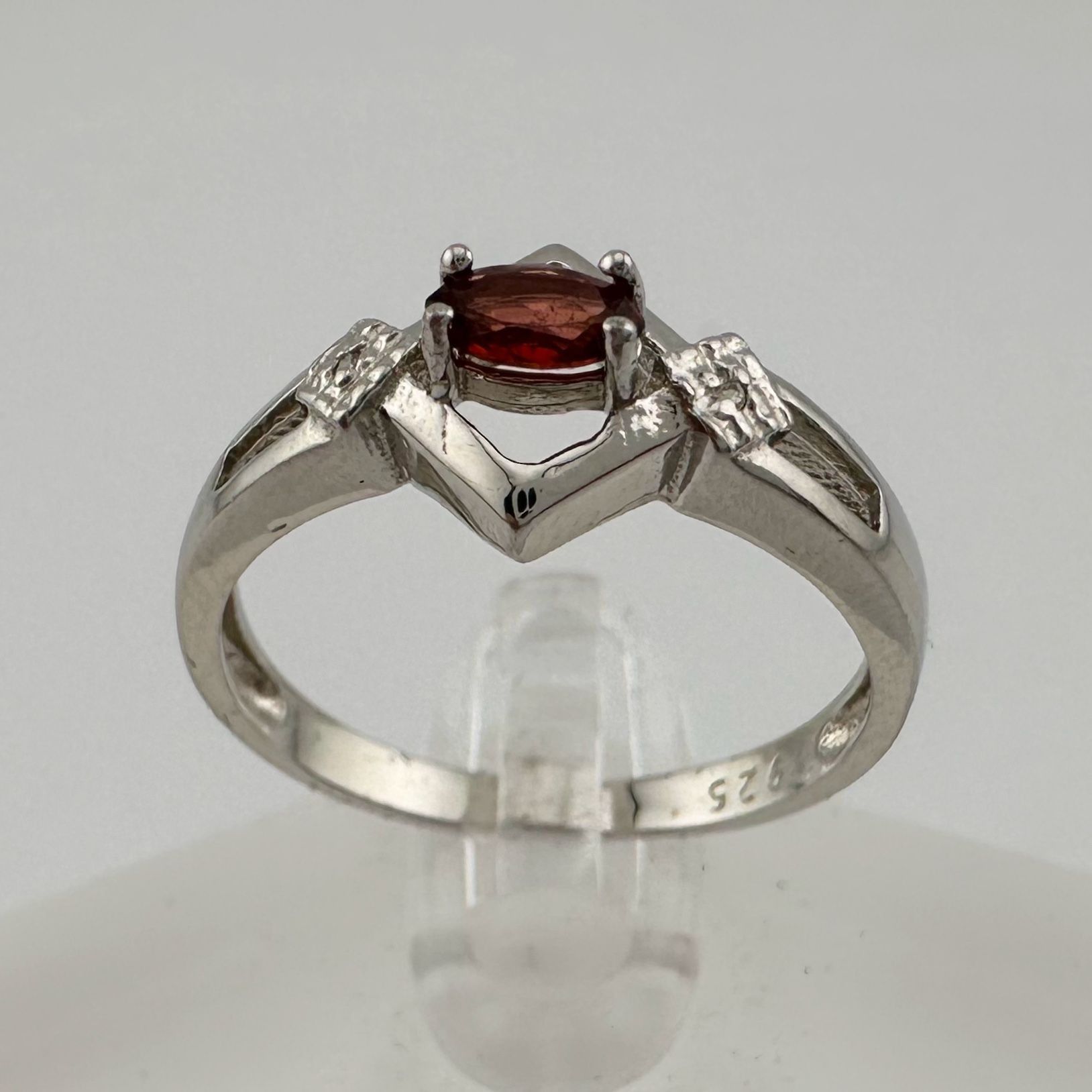 Other Romanitc and Beautiful Natural Garnet Ring Size 8 Size ONE SIZE - 2 Thumbnail