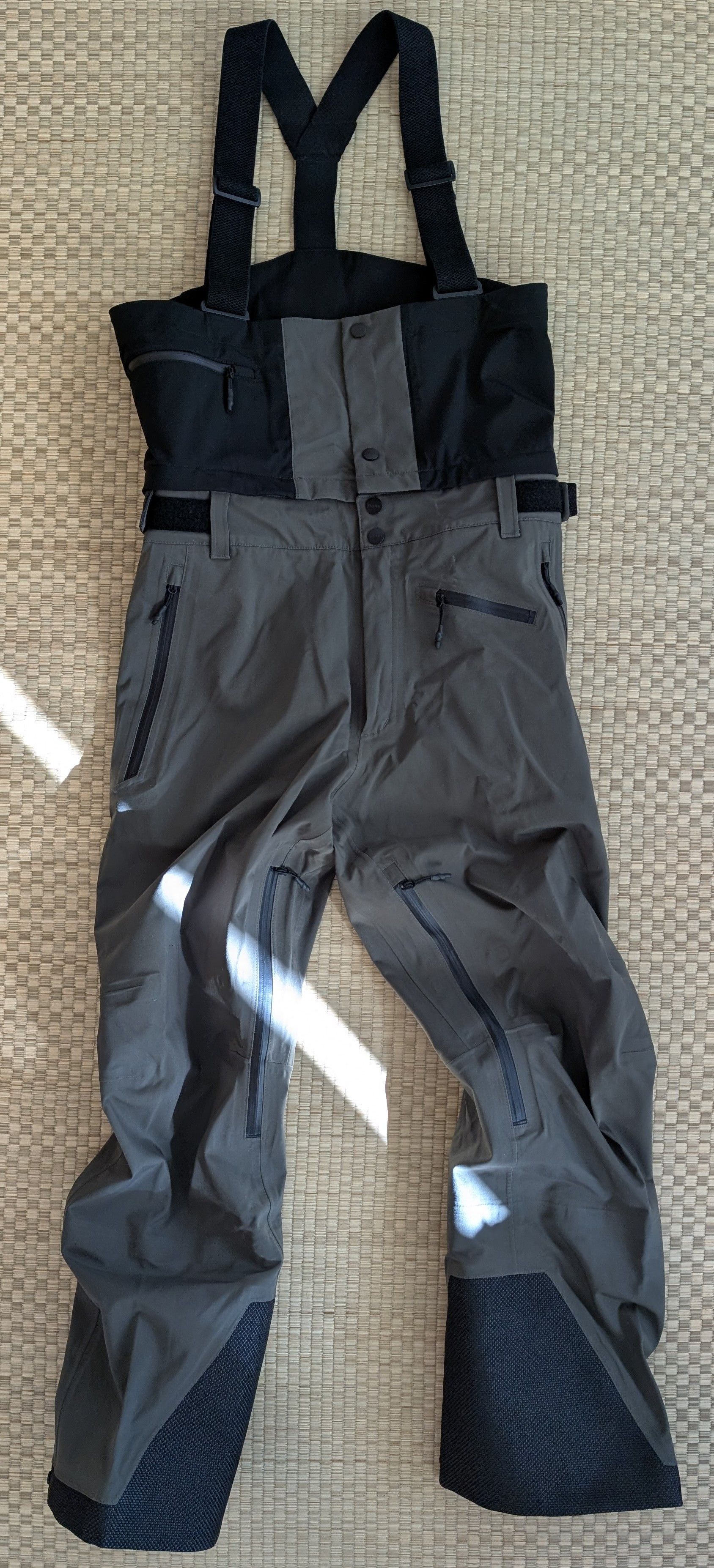 Vollebak LNWOT Vollebak Waterfallproof Ski Pants Made in Romania Size US 30 / EU 46 - 2 Thumbnail