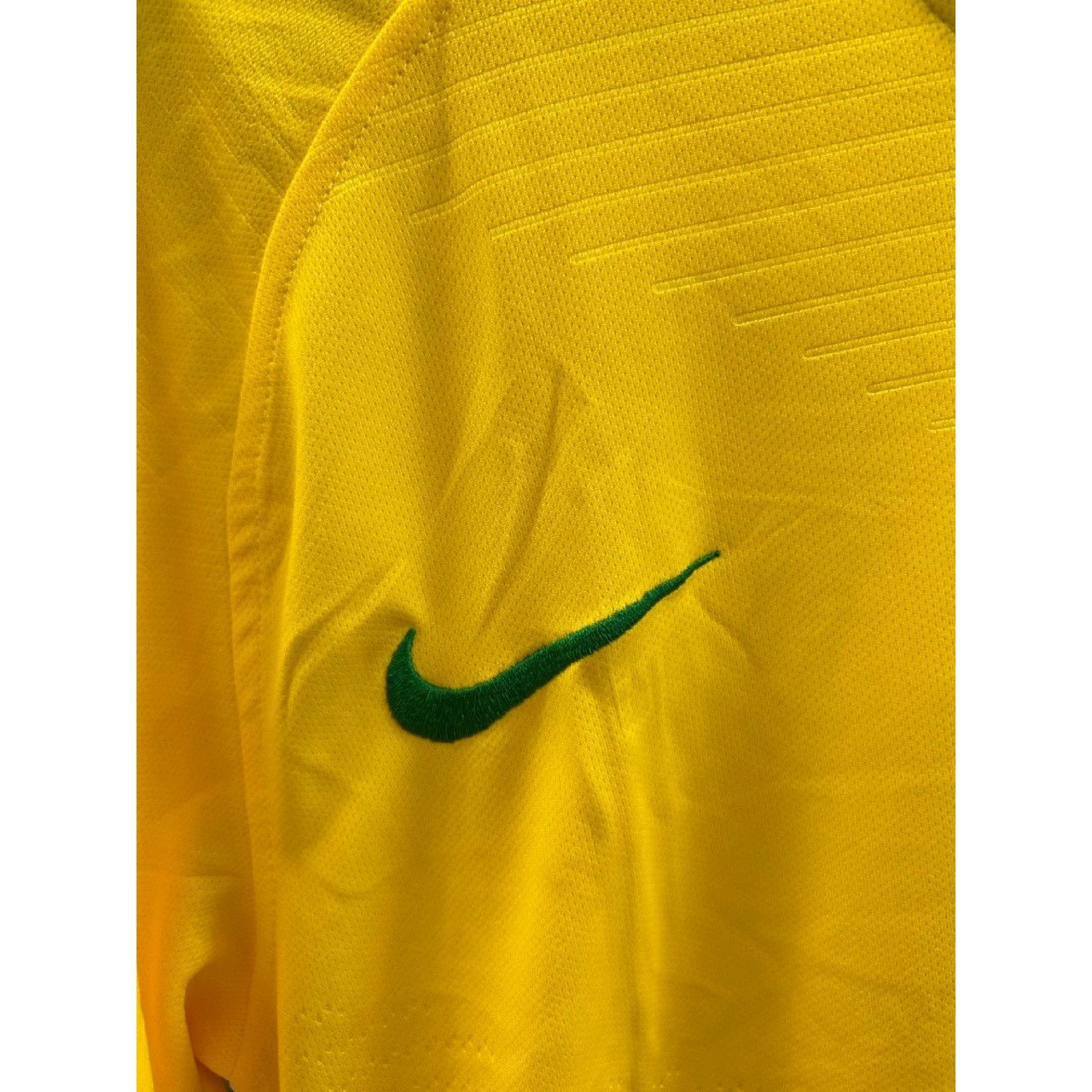 Nike Nike 2018 Brazil national football soccer jersey Size L B16 Size US L / EU 52-54 / 3 - 4 Thumbnail