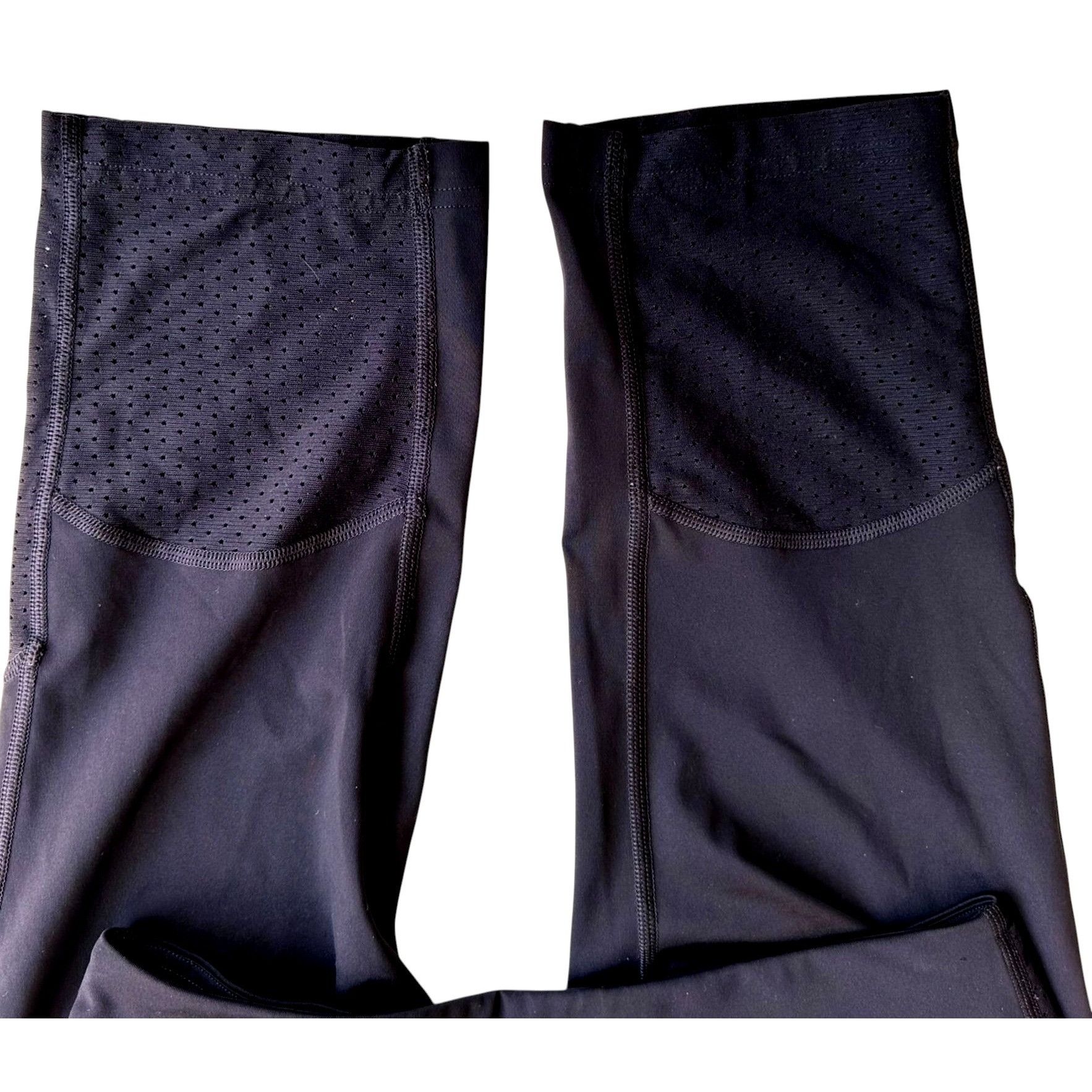 Gymshark × Vintage Gymshark Perforated Cropped Leggings Medium Black White Logo Size 27" / US 4 / IT 40 - 8 Thumbnail