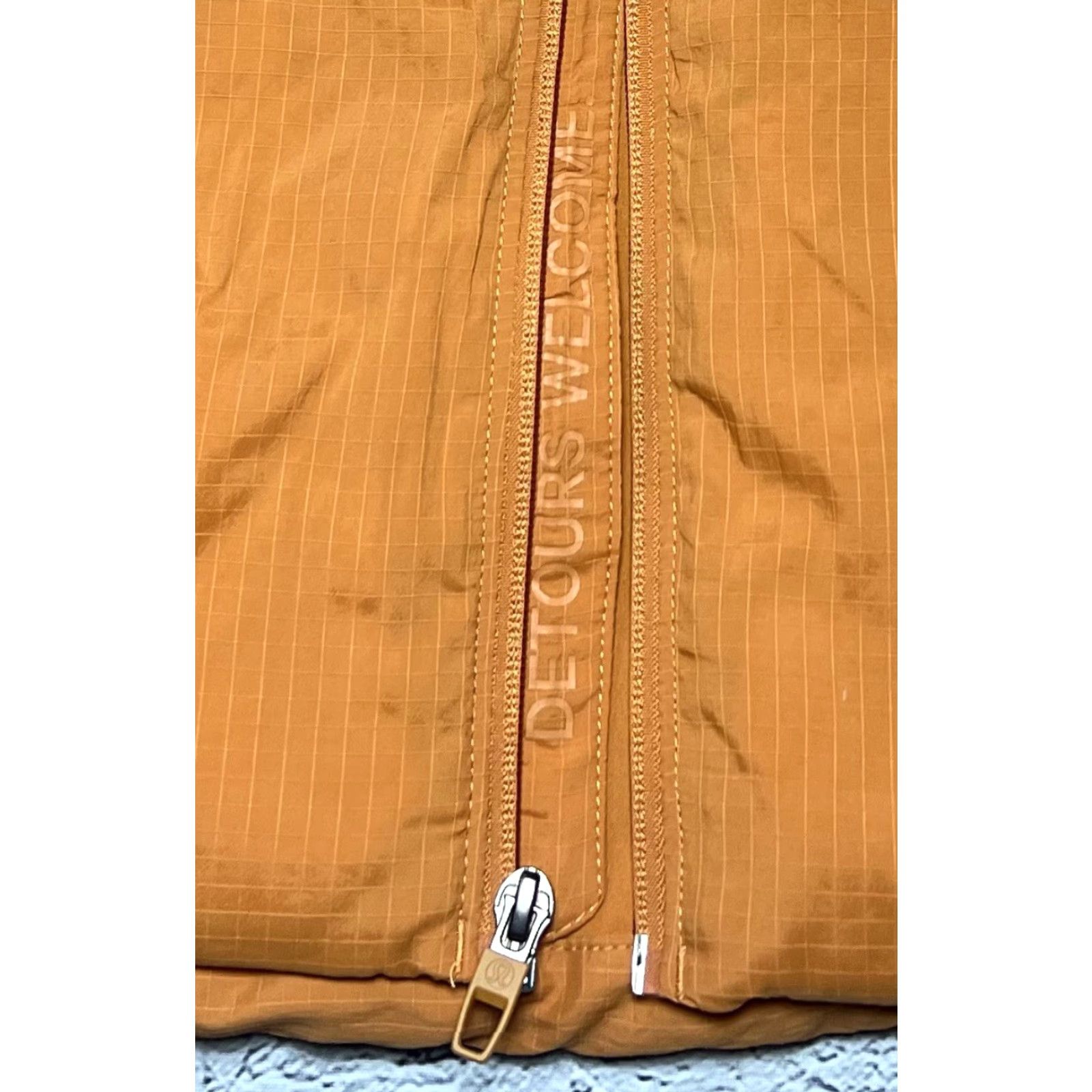 Lululemon Lululemon Insulated Vest Men XS Orange Hiking Practical Outdoor Size XS Vest Insulated Size US XS / EU 42 / 0 - 5 Thumbnail