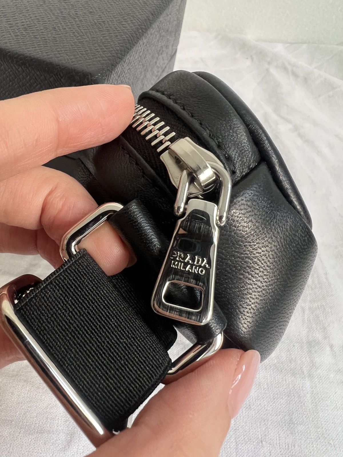 Prada Prada triangle logo lamb leather pouch bracelet Size ONE SIZE - 4 Thumbnail