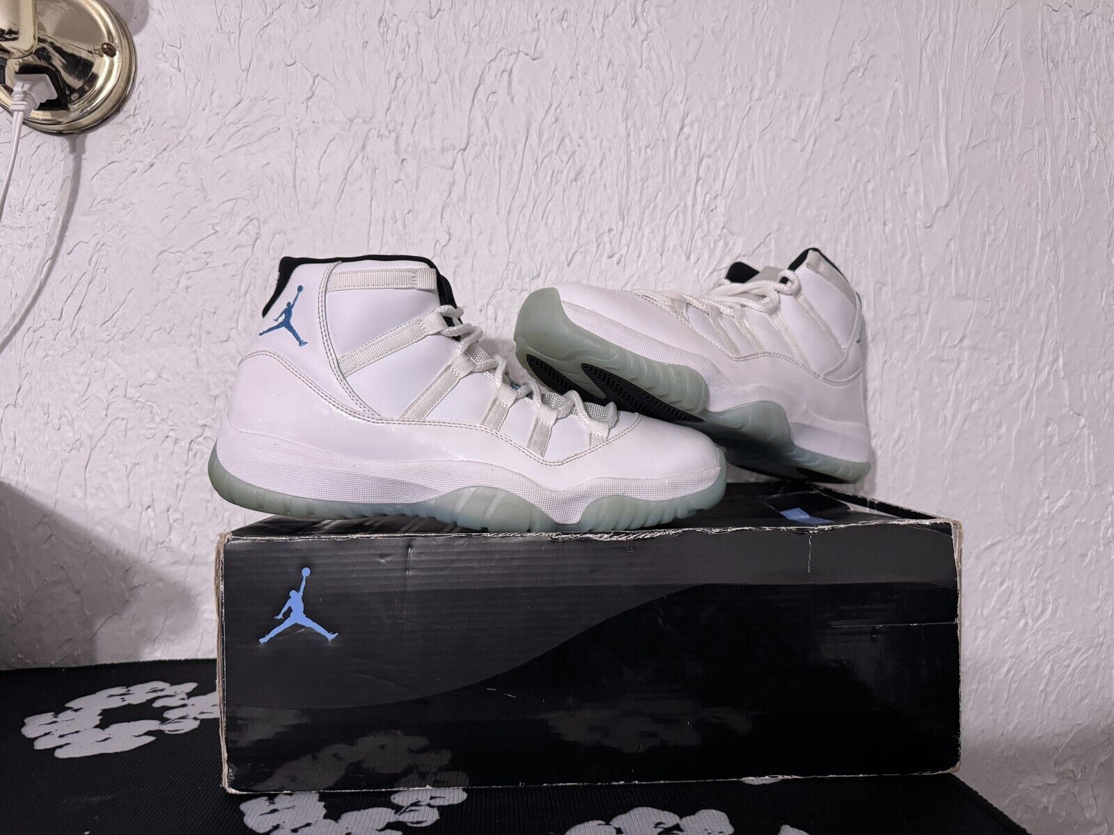 US 12- Nike Air Jordan 11 Retro High OG Legend Blue Colombia