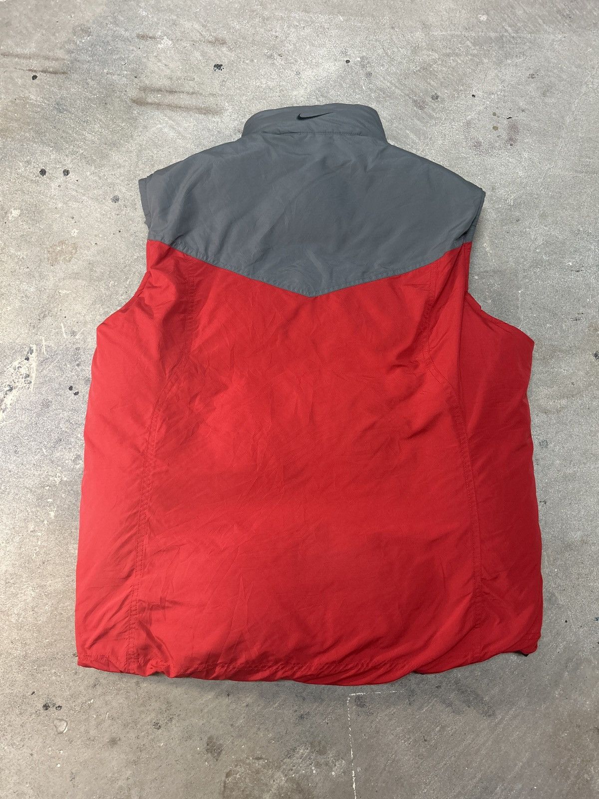 Nike Vintage Nike Reversible Down Fill Puffer Vest Size US L / EU 52-54 / 3 - 6 Thumbnail