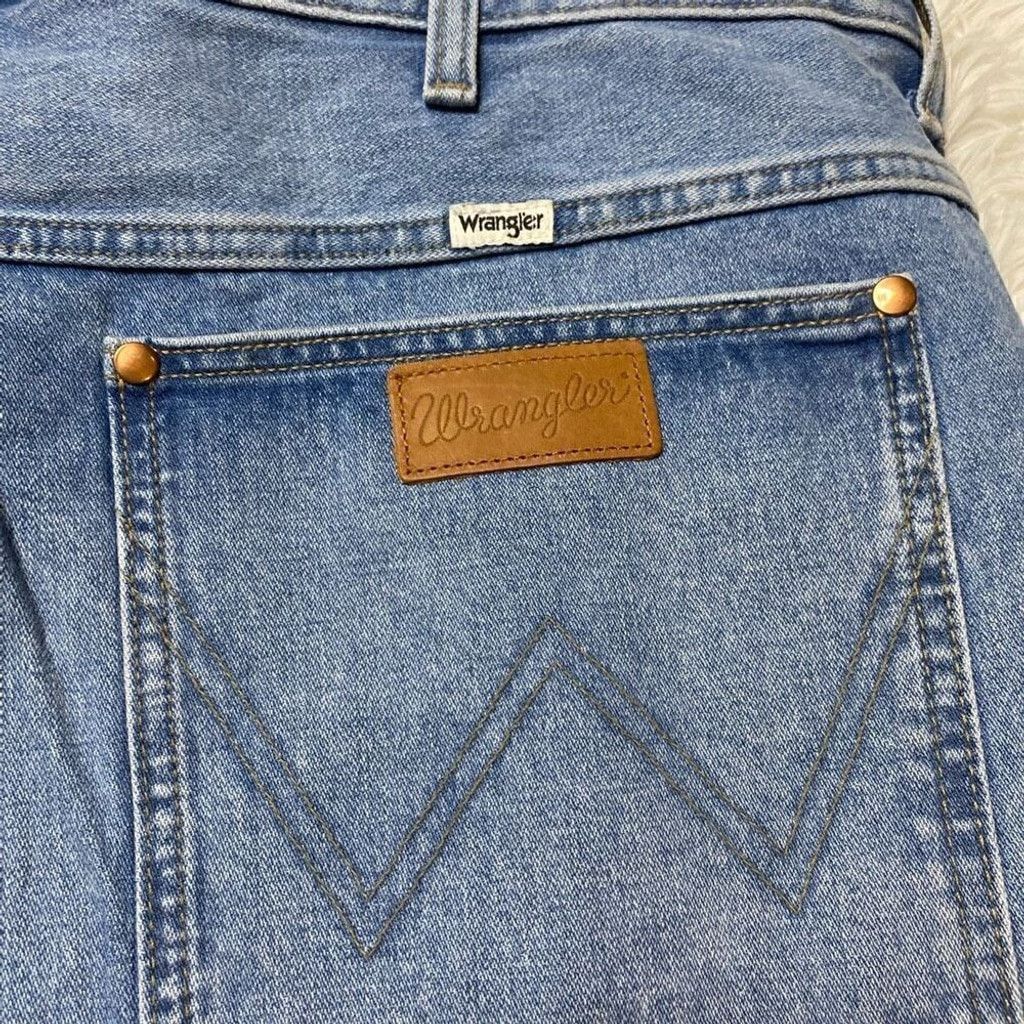 Wrangler Wrangler Wrock High Rise Kicked Flare Jean Raw Hem 35x27 NEW Size 35" - 8 Thumbnail