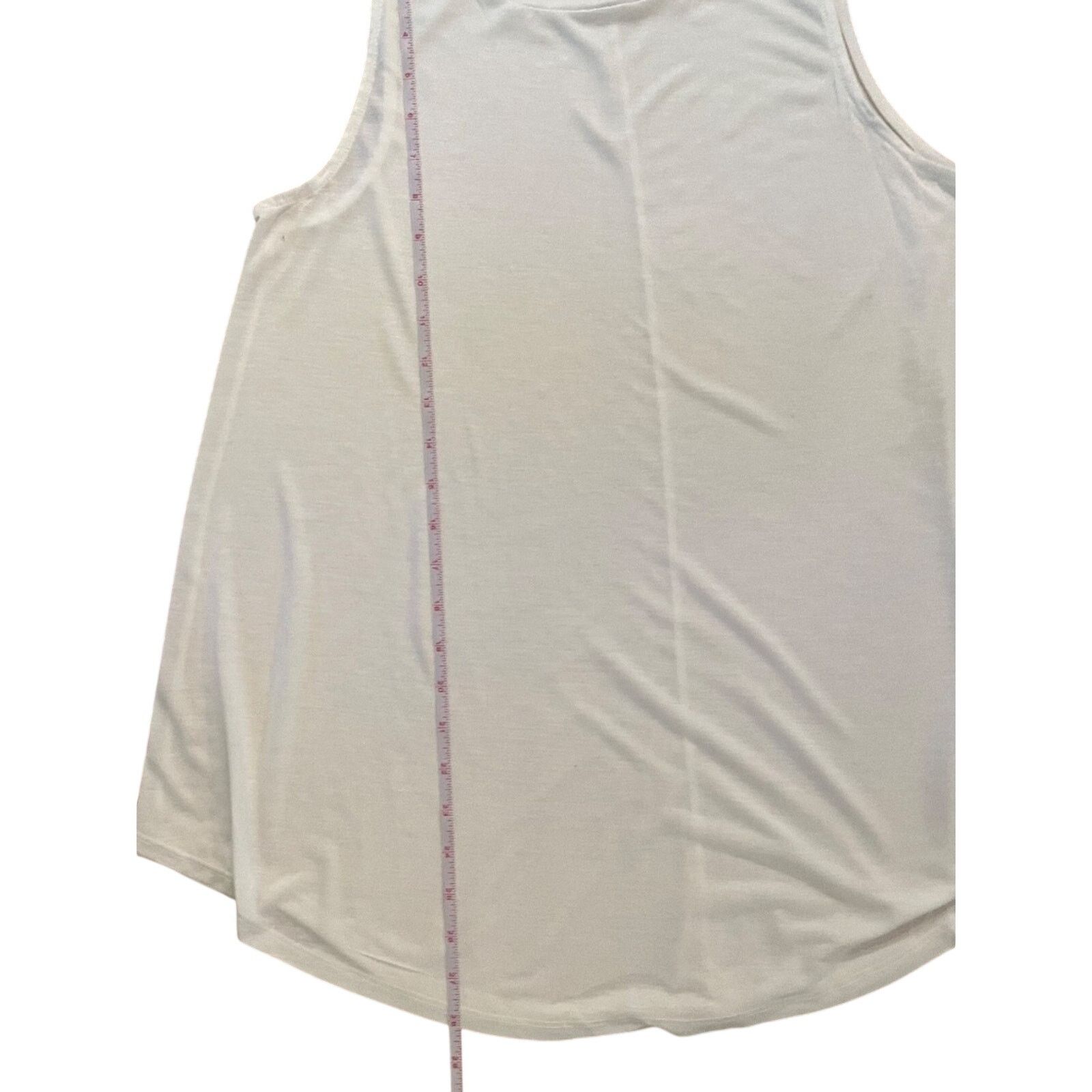 Old Navy Old Navy White UltraLite All-Day Tunic Tank Top -Size Medium Size M / US 6-8 / IT 42-44 - 2 Thumbnail