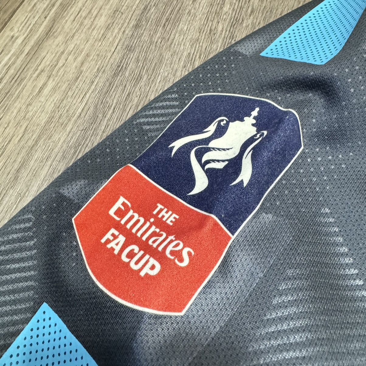 Adidas Chelsea 17/18 away shirt #28 Azpilicueta Size US S / EU 44-46 / 1 - 6 Thumbnail