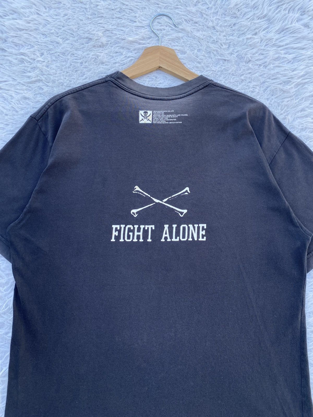 Neighborhood Rare Vintage 2004 Neighborhood "Fight Alone" Tshirt Size US L / EU 52-54 / 3 - 16 Thumbnail