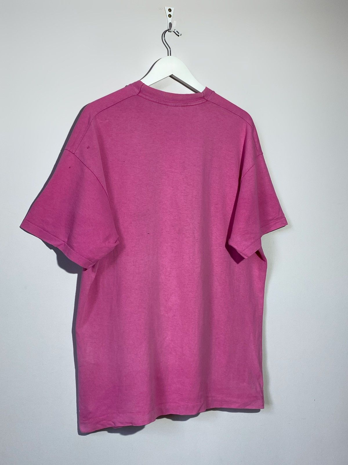 Band Tees Vintage 90s The Blues Brothers Rubber Biscuit Pink T-shirt Size US XL / EU 56 / 4 - 2 Thumbnail