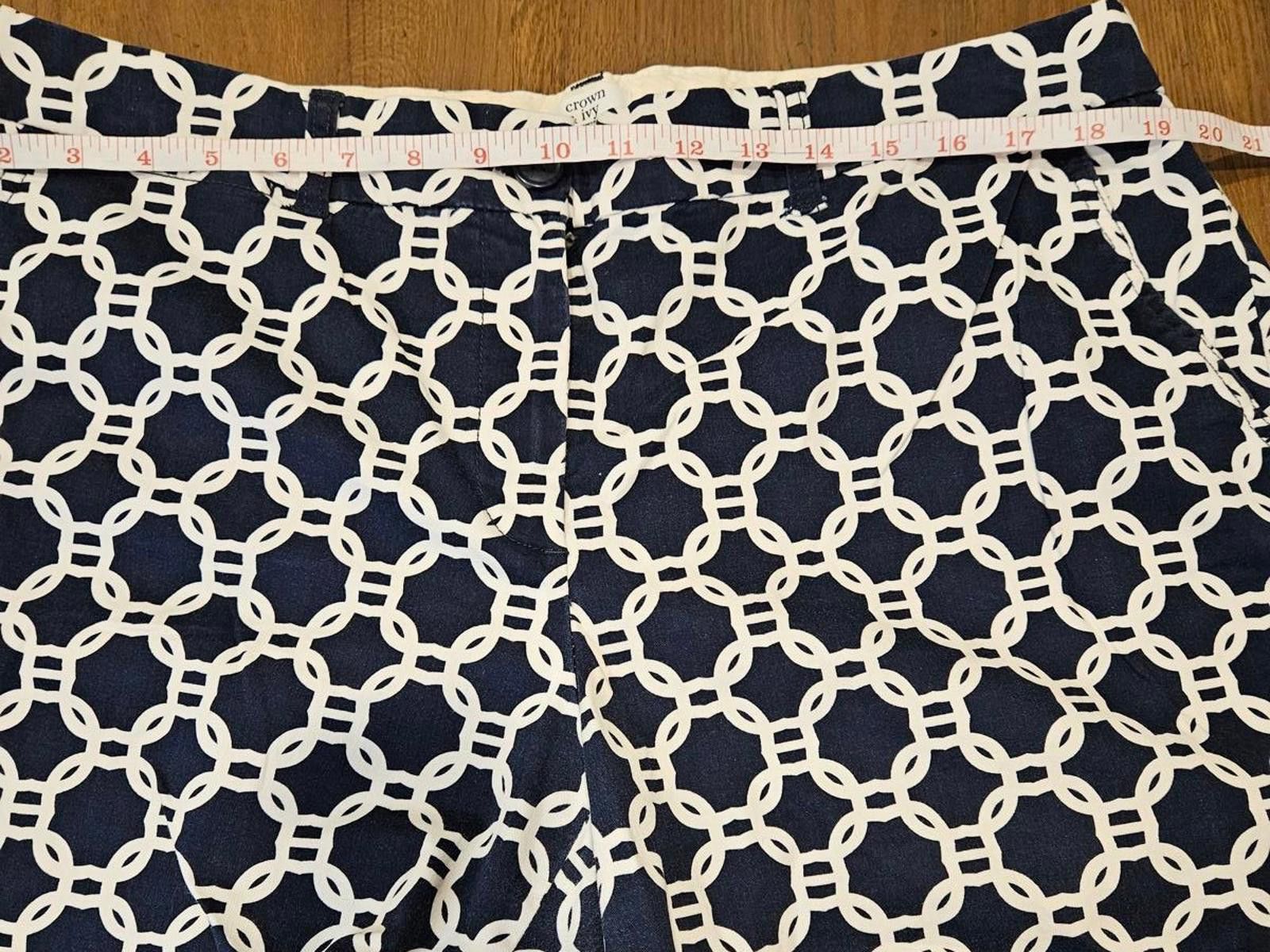 Designer Crown & Ivy Navy & White Geometric Pattern Shorts Size 38" / US 16 / IT 52 - 1 Thumbnail