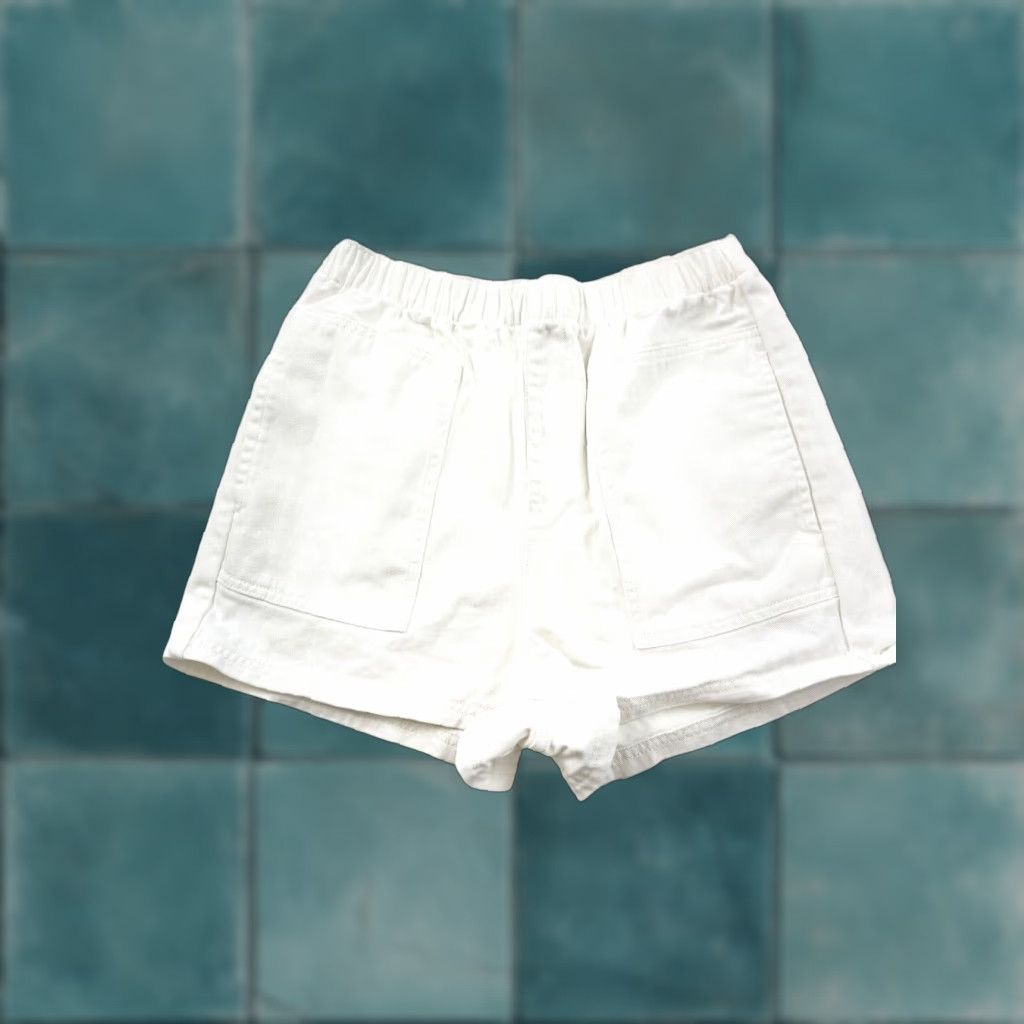 Vintage O’Neill Bermuda Shorts Women’s M White Elastic Waist Pull On Patch Pocket Twill Cotton Flat Front Casual Travel Regular 2.0 Inseam Size 32" / US 10 / IT 46 - 1 Thumbnail