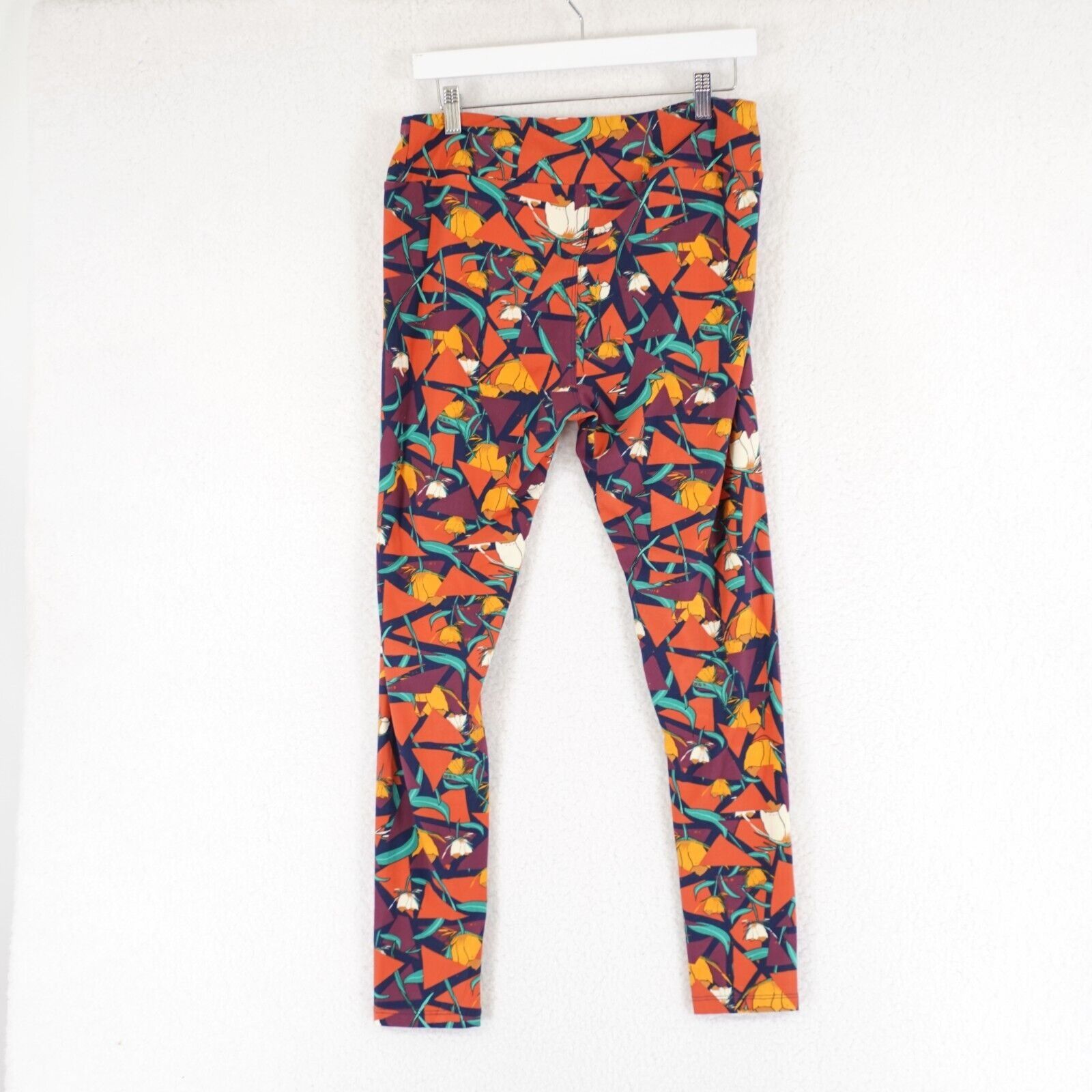 Designer LuLaRoe Tall & Curvy Leggings 30/28 Floral Maroon Orange Pan Size 30" / US 8 / IT 44 - 3 Thumbnail