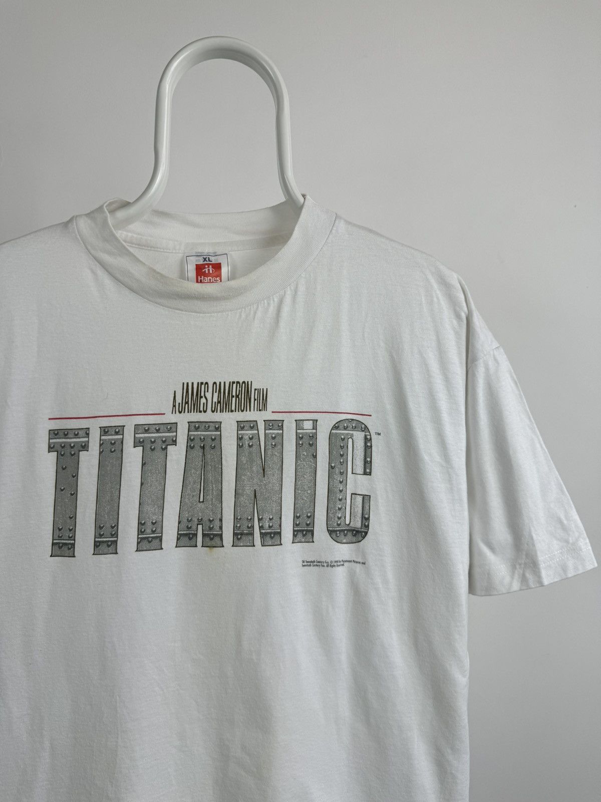 Vintage Vintage 1998 Titanic Hanes A James Cameron Film Big Logo Tee Size US XL / EU 56 / 4 - 2 Thumbnail