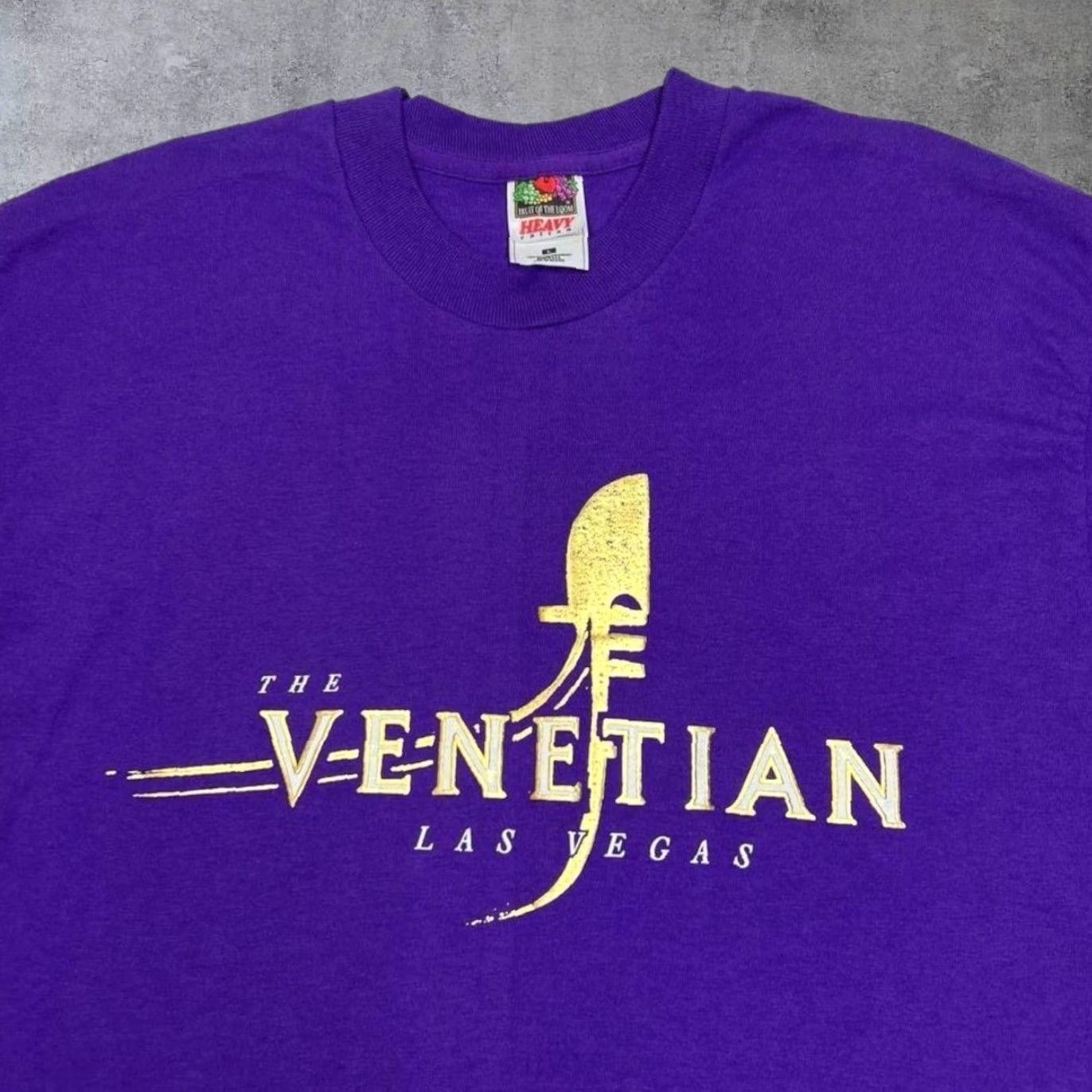 Fruit Of The Loom VINTAGE The Venetian “Las Vegas” Preview Center Souvenir Single Stitch T-Shirt L Purple Nike? Size US L / EU 52-54 / 3 - 3 Thumbnail