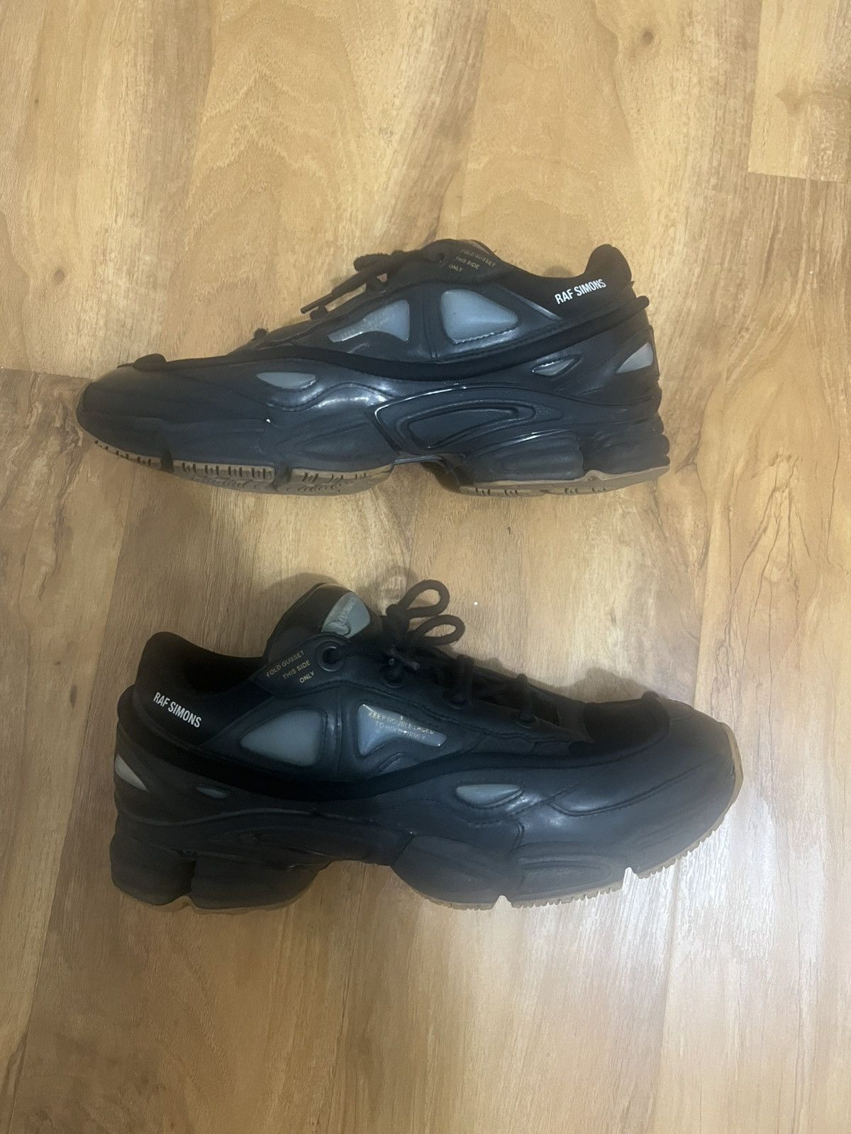 Adidas × Raf Simons RAF Simons Ozweego 2 Size US 10 / EU 43 - 2 Thumbnail