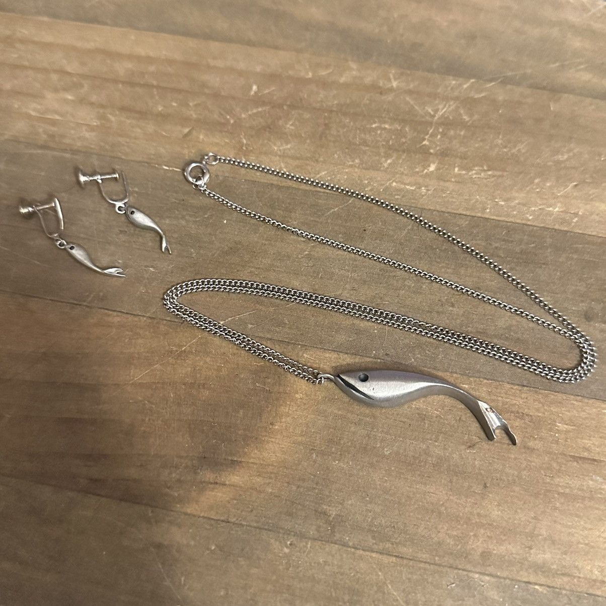 Vintage Pewter fish necklace and matching screw back earrings Size ONE SIZE - 2 Thumbnail