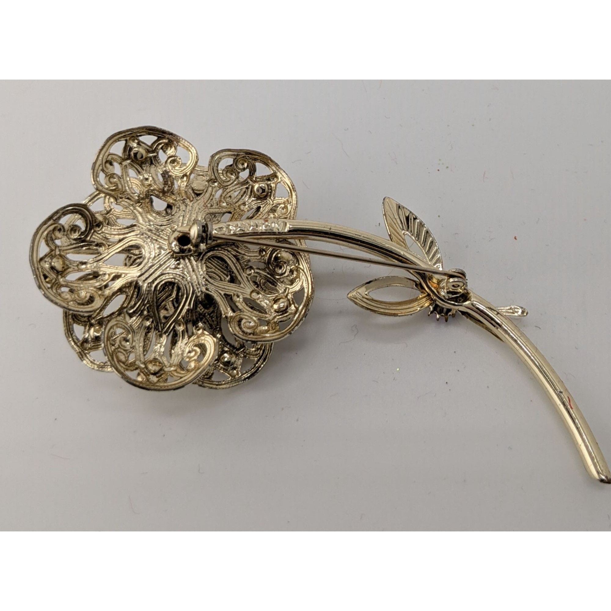 Other Vintage Sarah Coventry Flower Brooch With Gold Tone Aurora B Size ONE SIZE - 7 Thumbnail