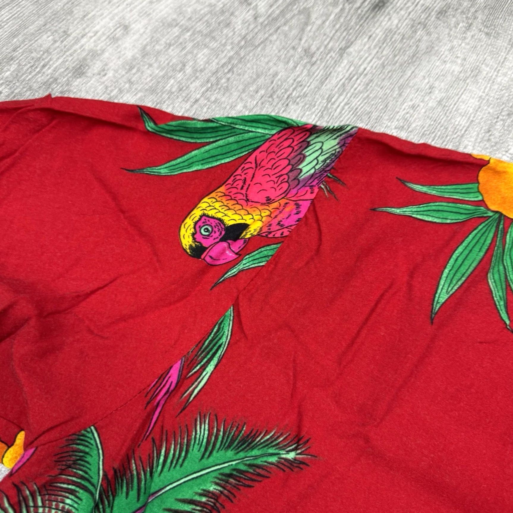 Vintage VINTAGE CARIBBEAN SURF Hawaiian Shirt XL Red Floral Print Short Sleeve Button-Up Mens 80s 90s Size US XL / EU 56 / 4 - 4 Thumbnail