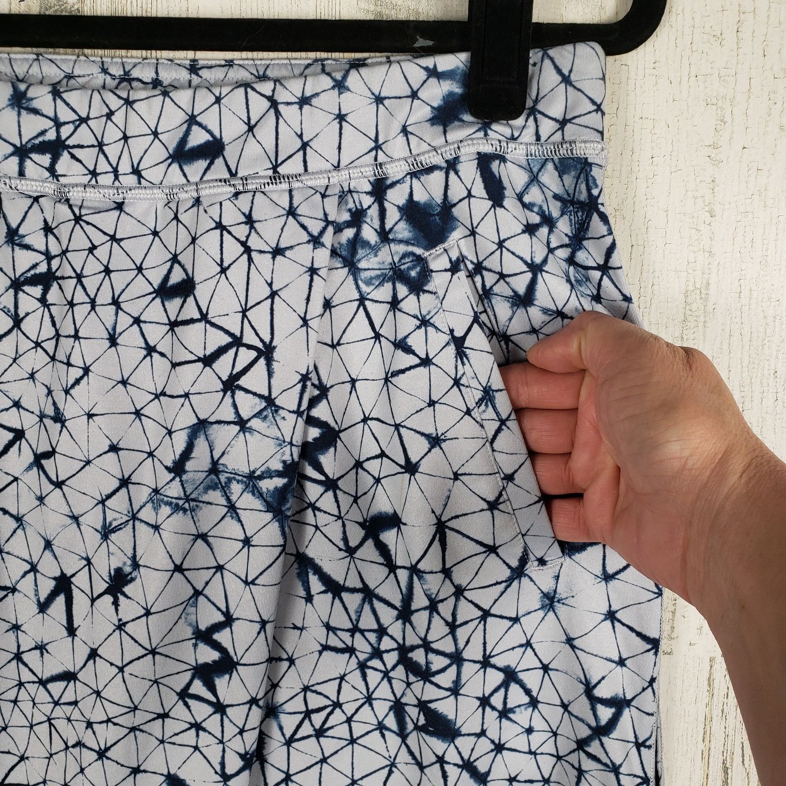 Lululemon Lululemon Athletica Star Silver Fox Retreat Yogi Crop Pant 8 Size 30" / US 8 / IT 44 - 3 Thumbnail