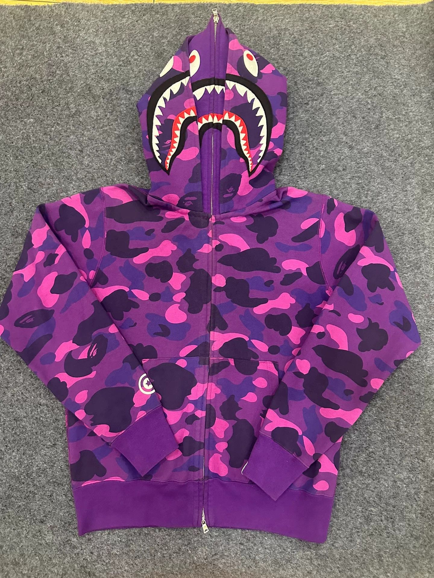 Bape Bape Multi Shark Sweatshirt Pullover Size US M / EU 48-50 / 2 - 1 Thumbnail